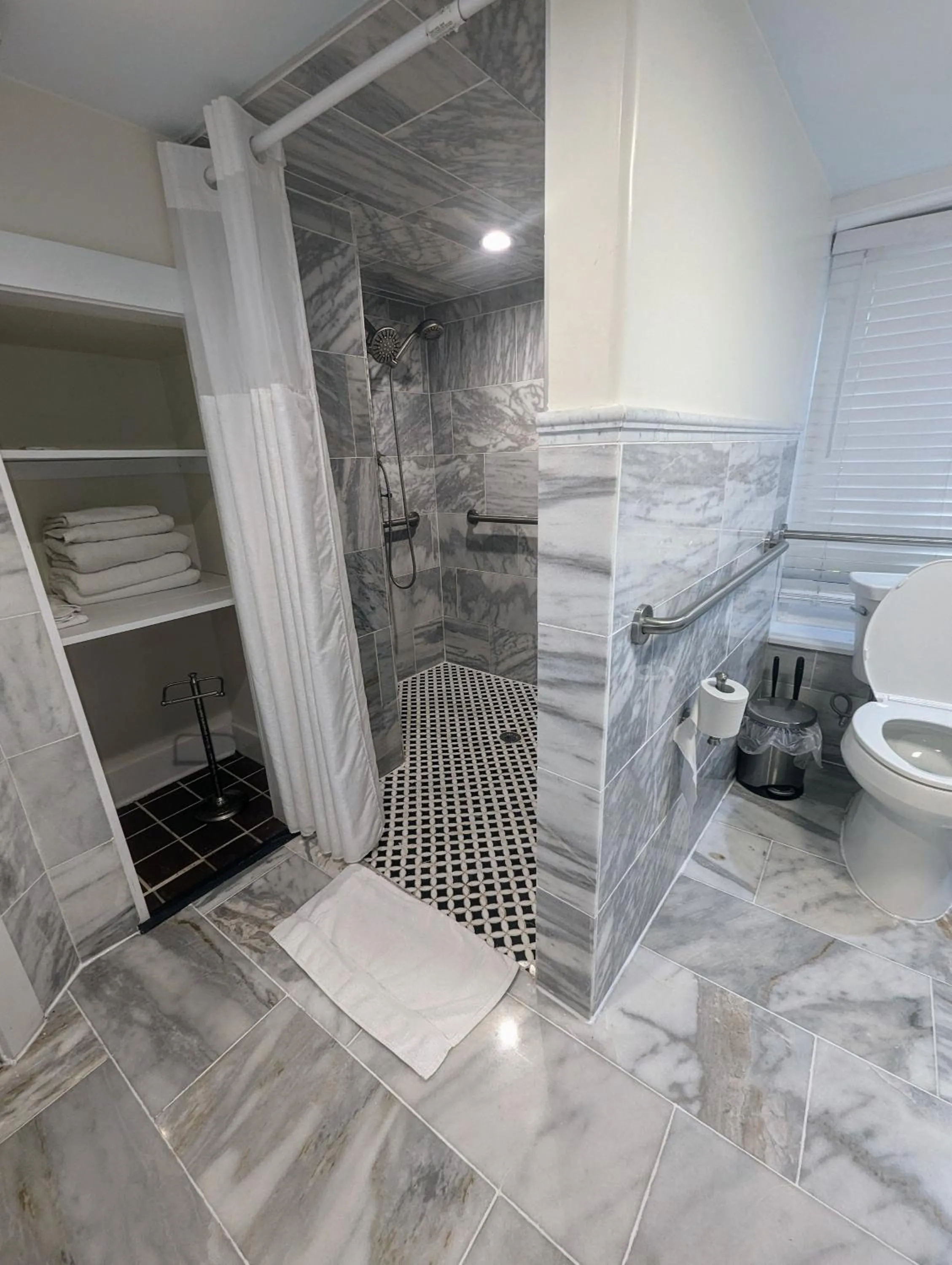 The Esplanade Guesthouse Mansion