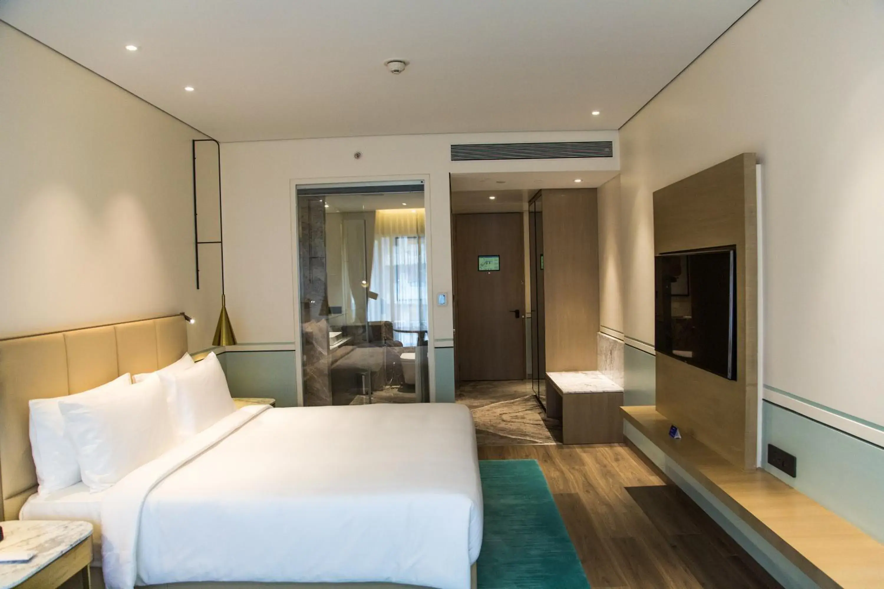 Deluxe Double or Twin Room - 20% Discount on Spa ,Laundry, Food & Transportation in Radisson Blu Mumbai International Airport Deluxe Double or Twin Room - 20% Discount on Spa ,Laundry, Food & Transportation in Radisson Blu Mumbai International Airport