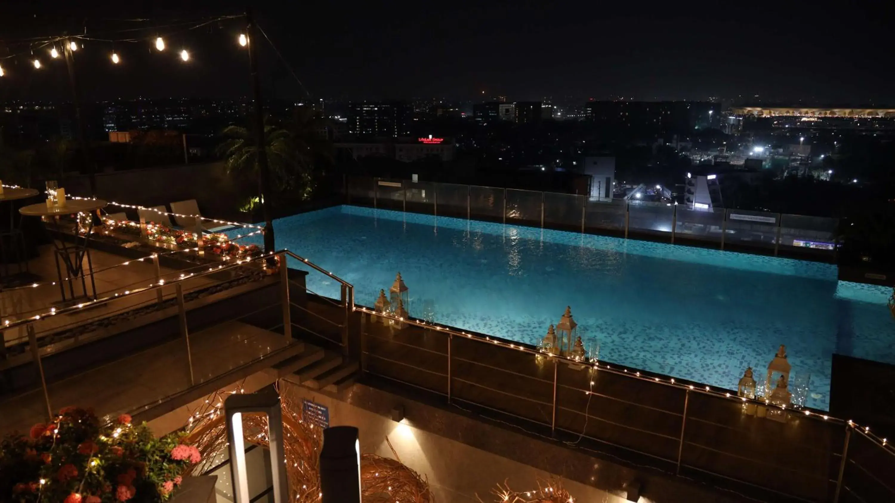Pool view in Radisson Blu Mumbai International Airport Pool view in Radisson Blu Mumbai International Airport