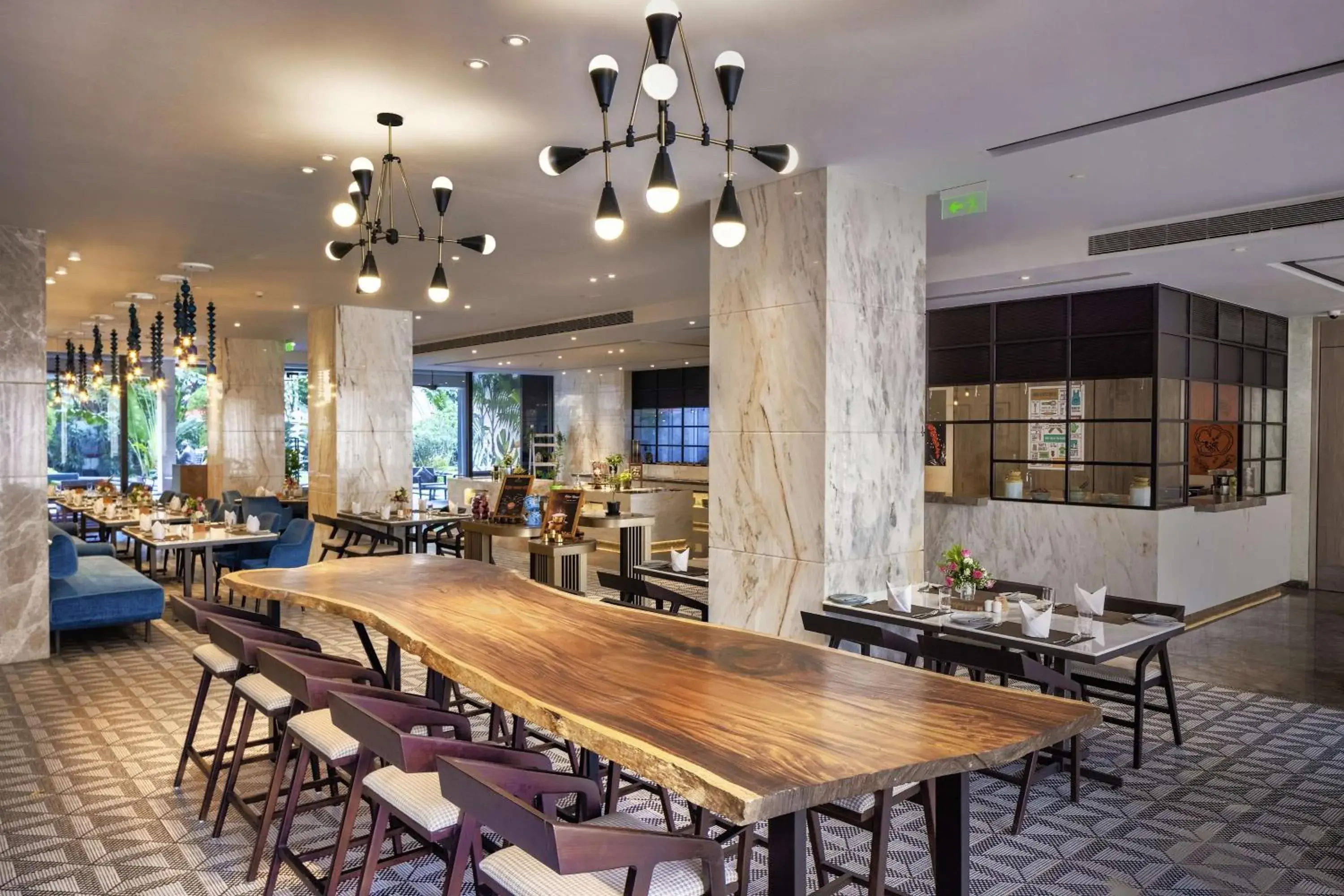 Restaurant/places to eat in Radisson Blu Mumbai International Airport Restaurant/places to eat in Radisson Blu Mumbai International Airport