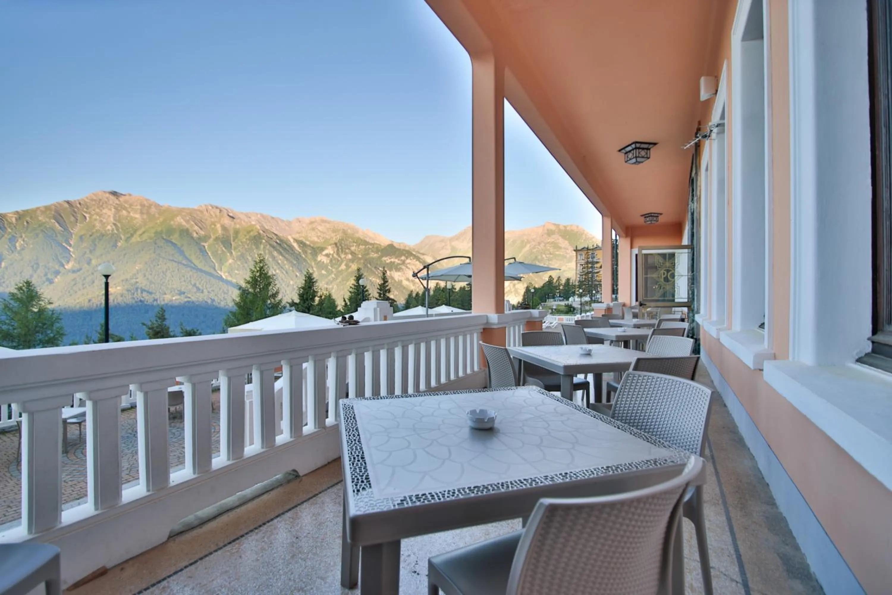 Pràcatinat Hotel & Restaurant