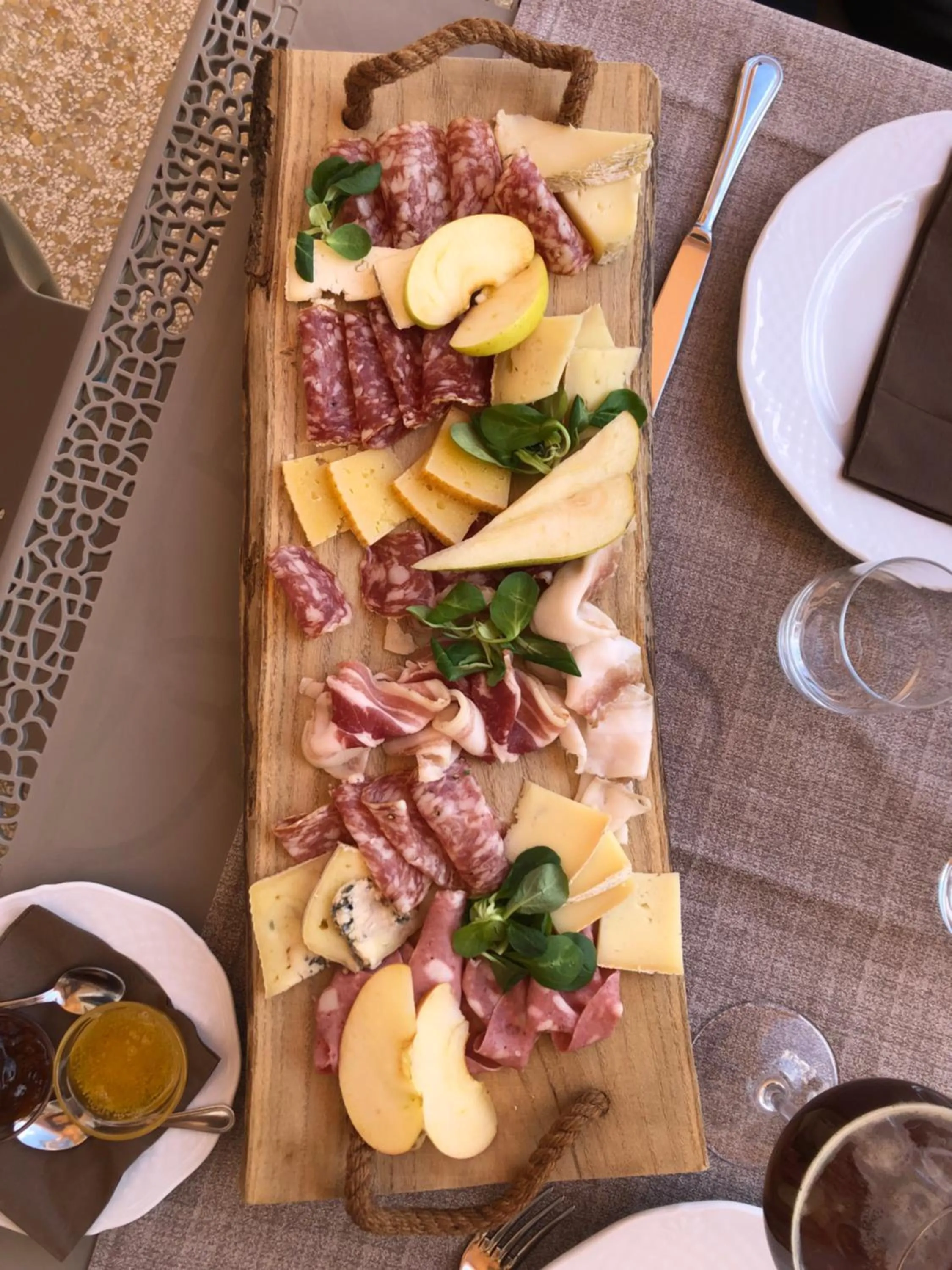 Pràcatinat Hotel & Restaurant