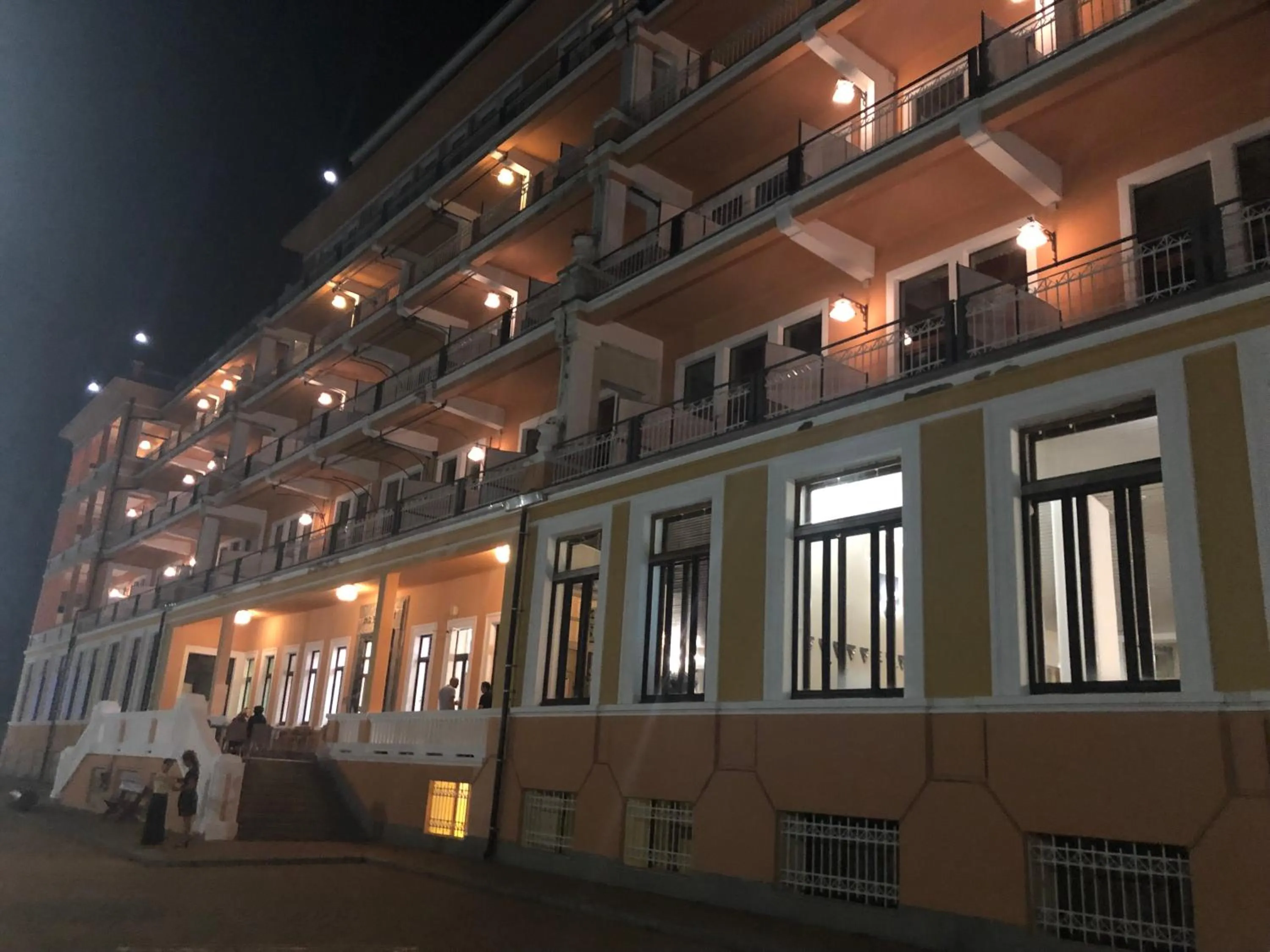 Pràcatinat Hotel & Restaurant