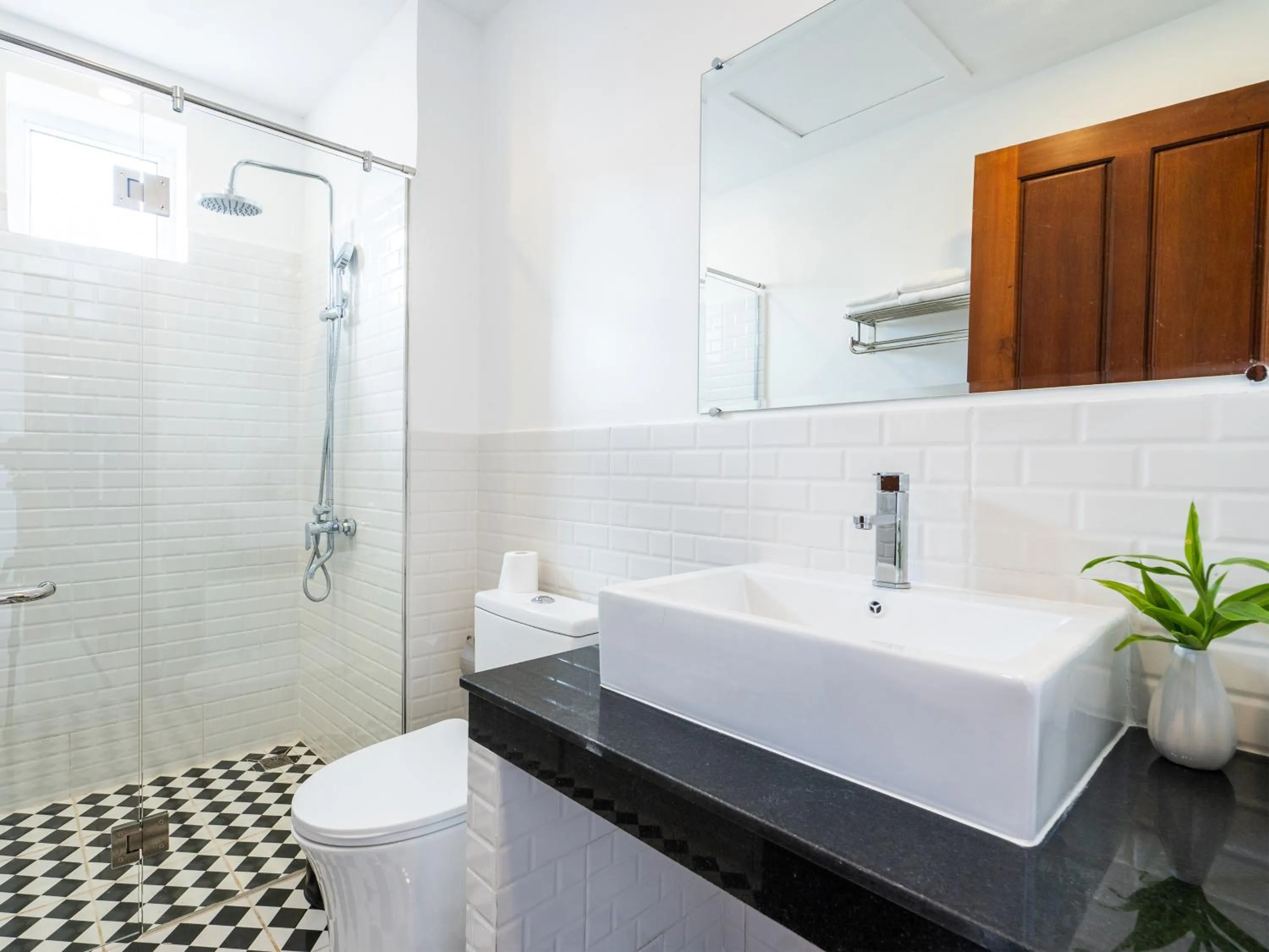 Shower in Le Kree Downtown Hotel