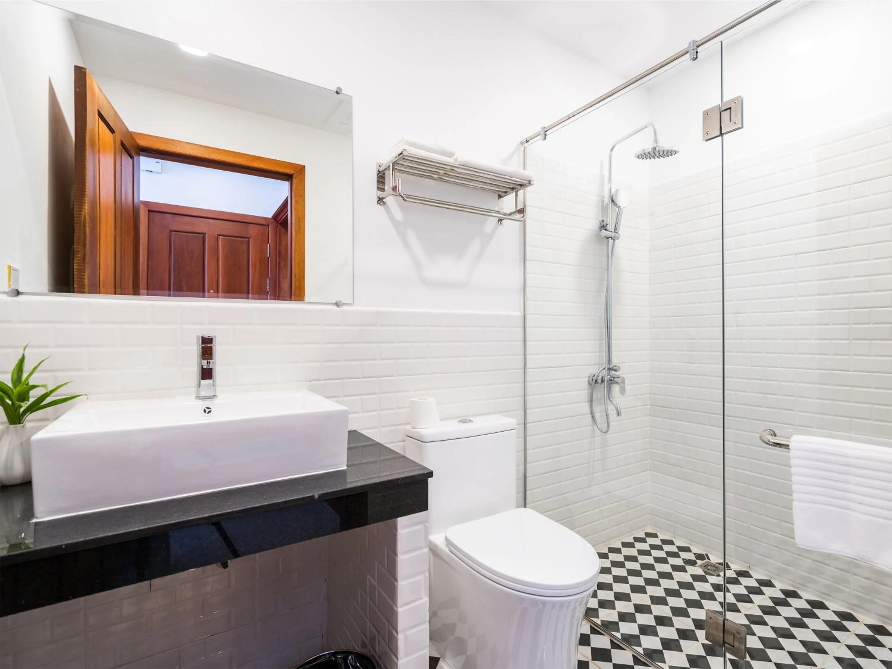 Shower in Le Kree Downtown Hotel