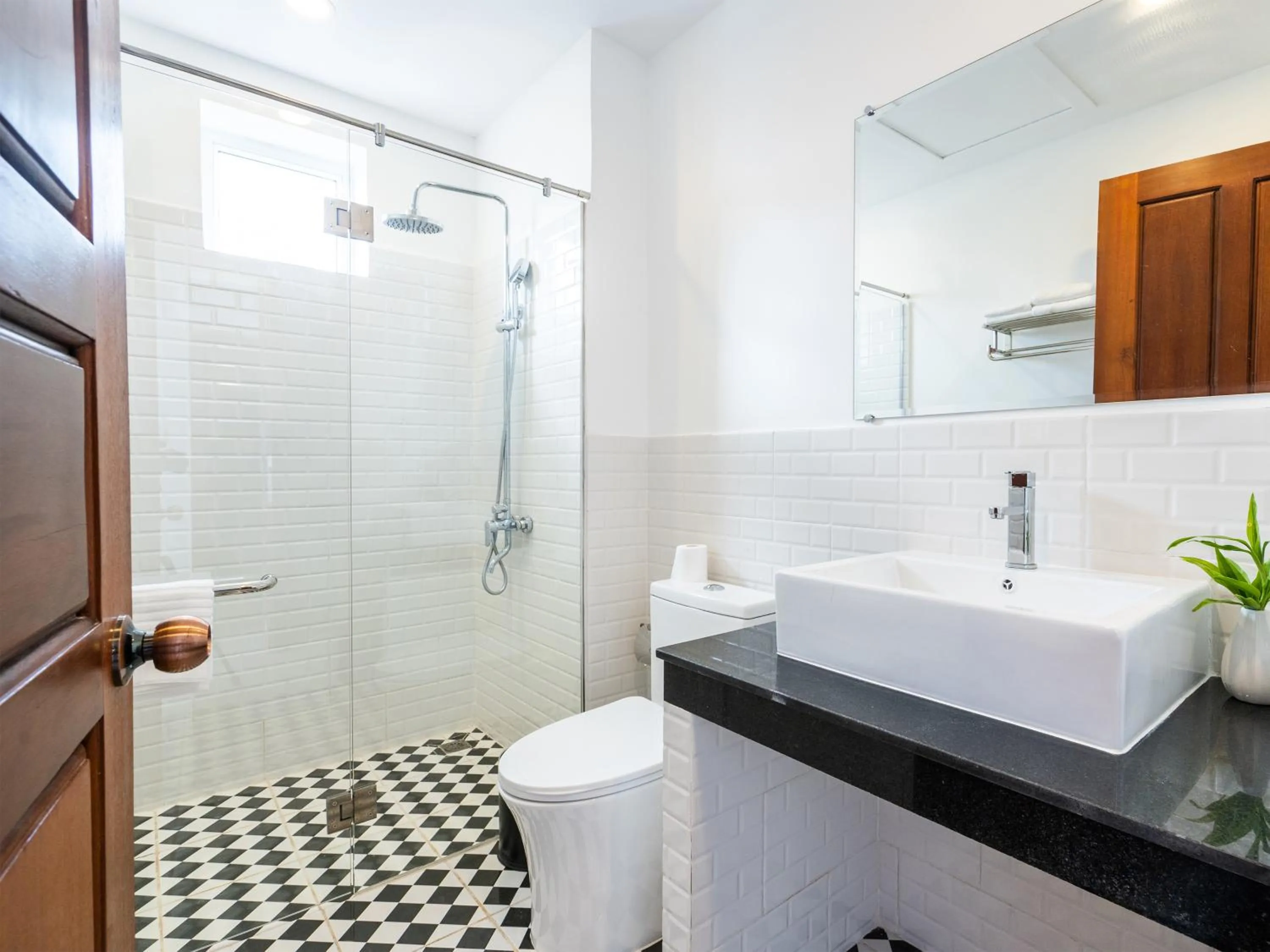 Toilet in Le Kree Downtown Hotel