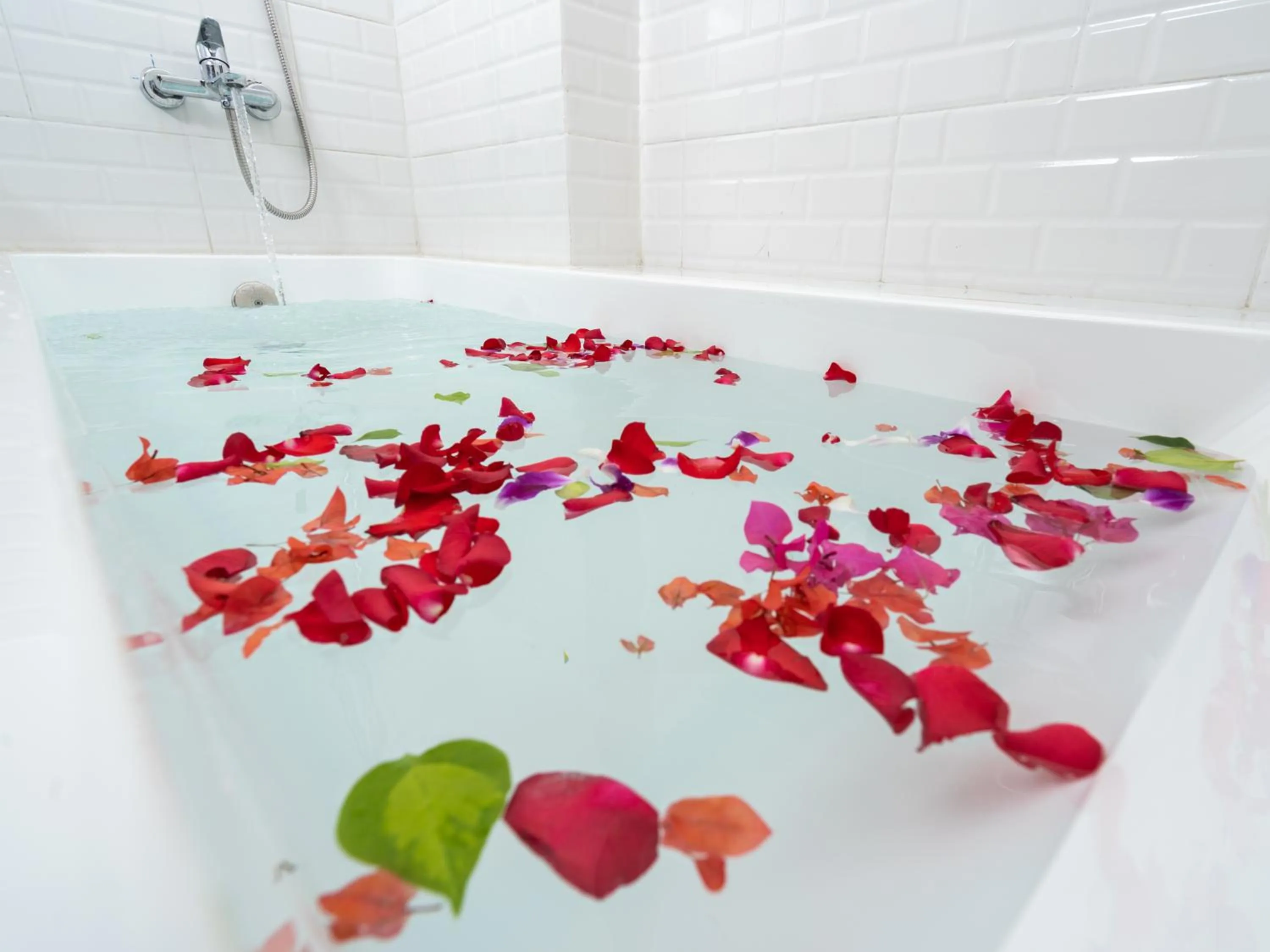 Bathroom in Le Kree Downtown Hotel