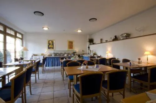Restaurant/places to eat in Hotel Blume