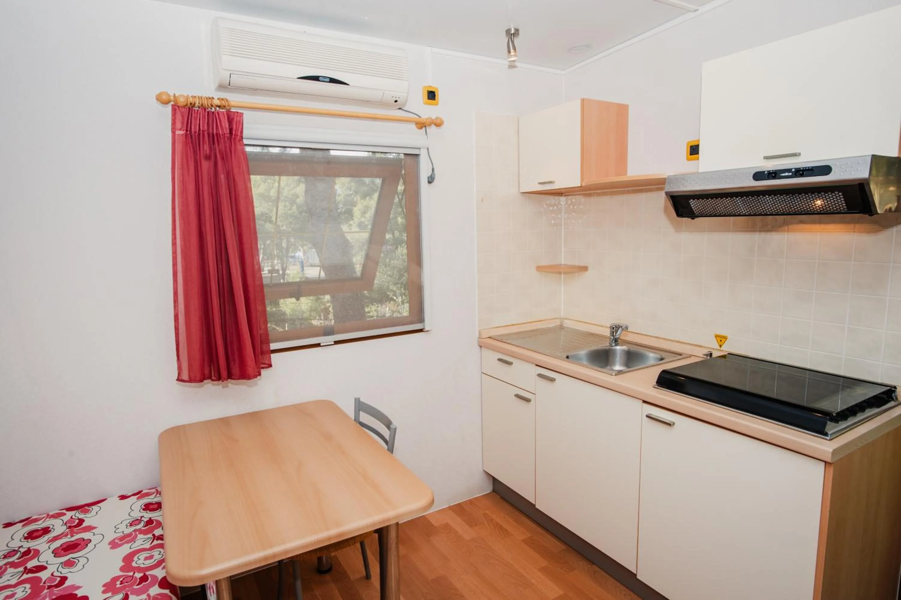Kitchen or kitchenette in Camping & Village Rais Gerbi