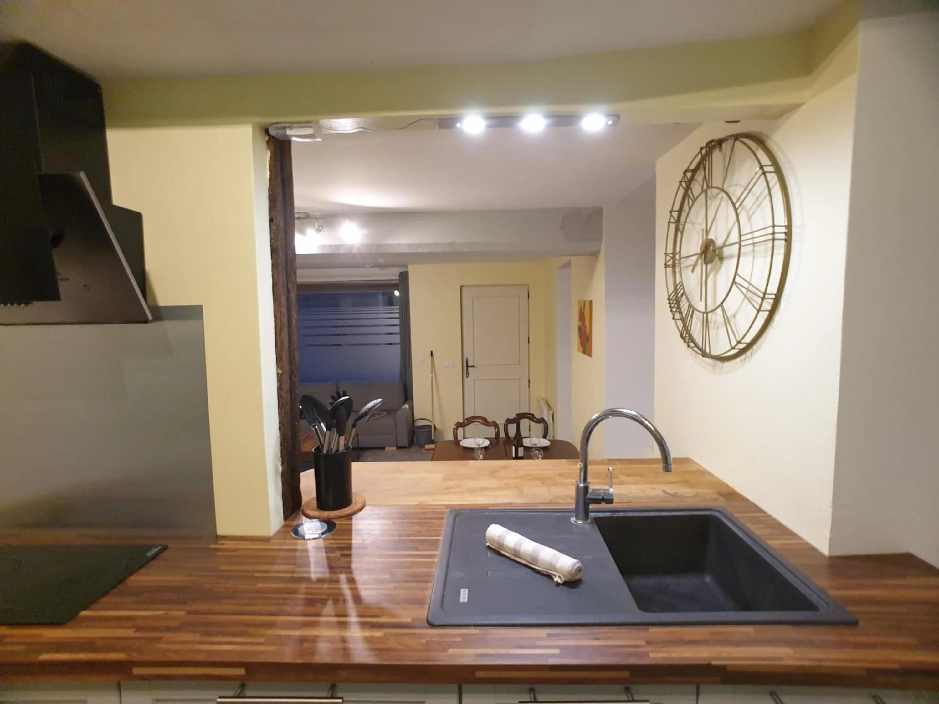 Kitchen or kitchenette in La graineterie89