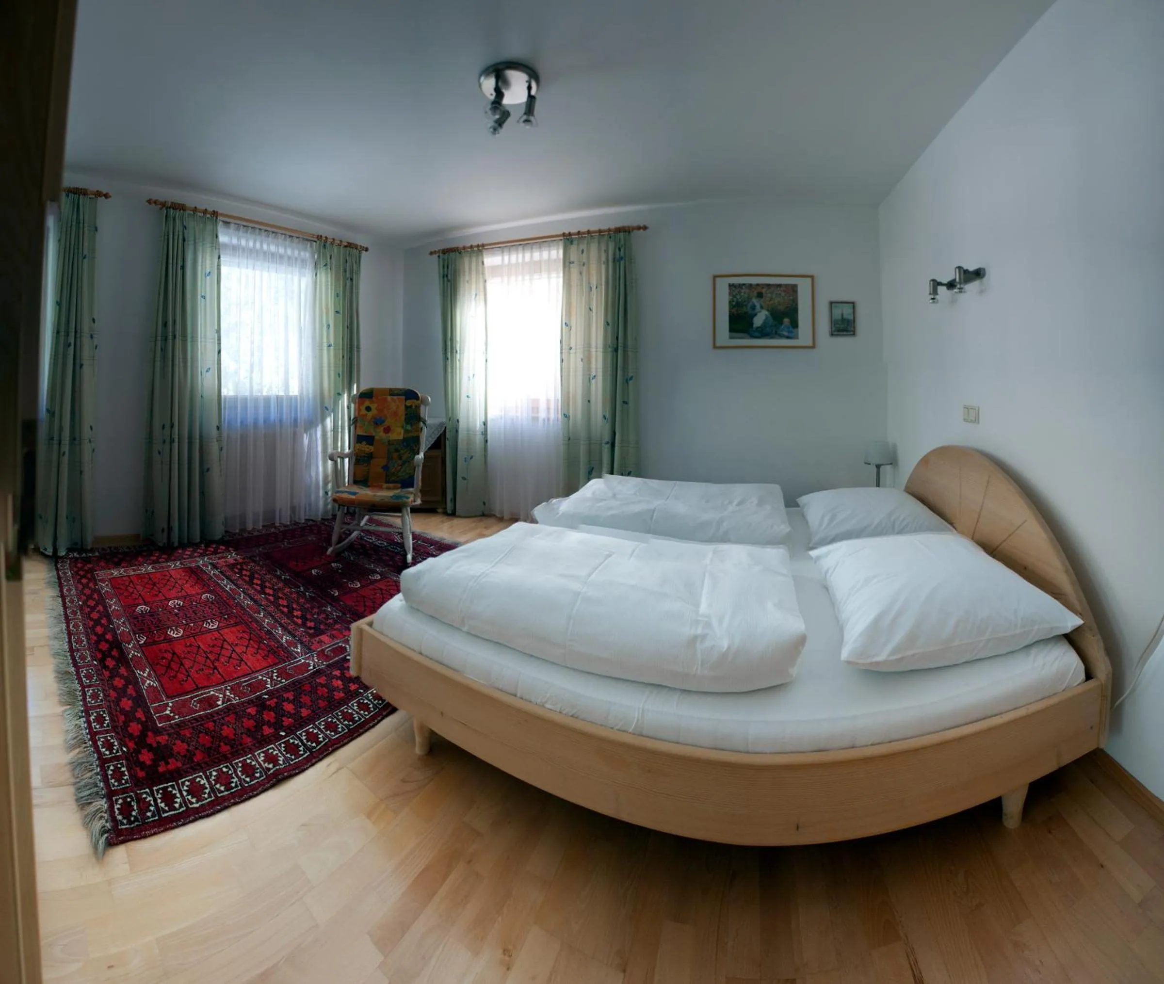 Photo of the whole room, Bed in Gredler