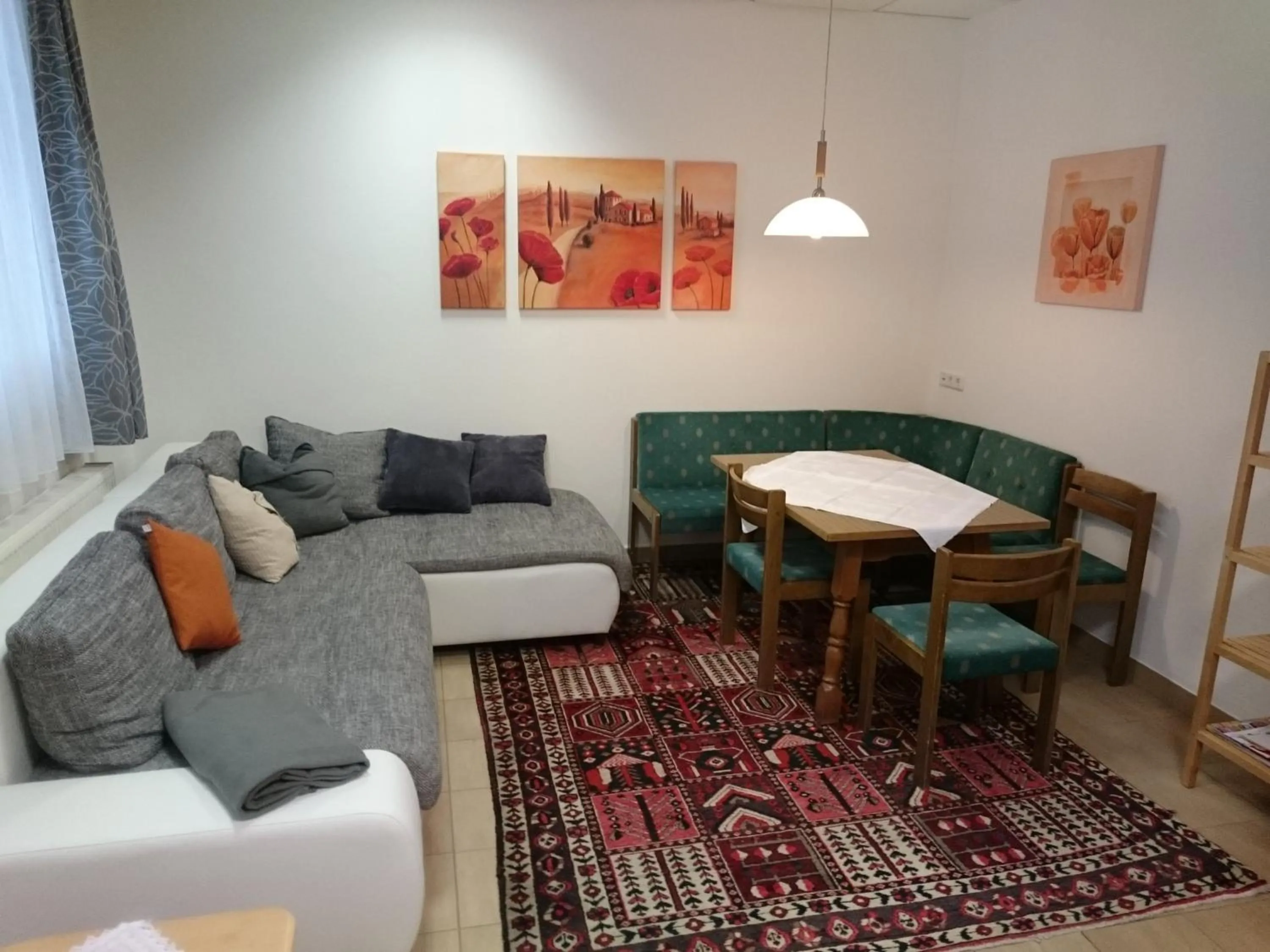 Seating area in Gredler