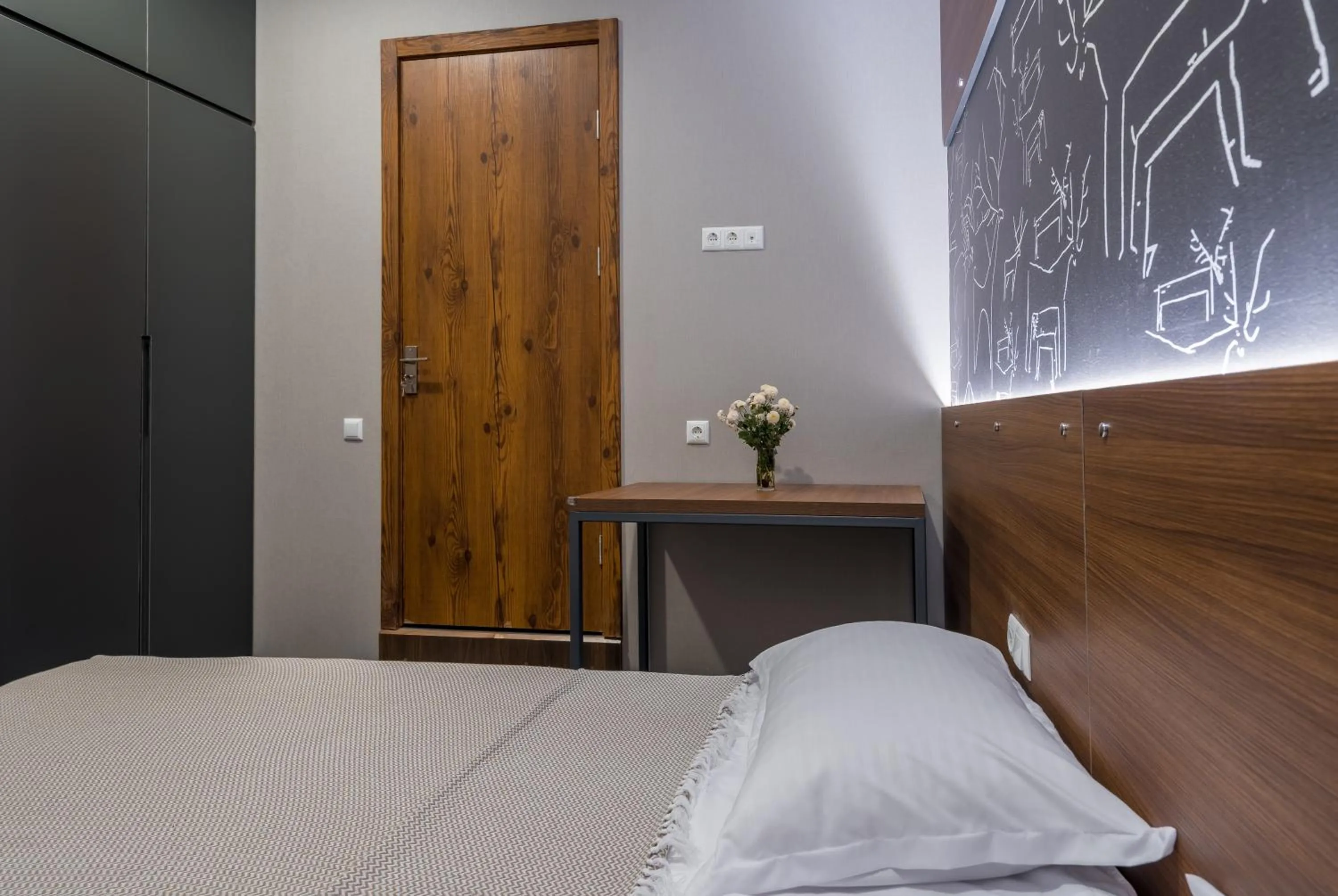 Bed in Hotel History • სასტუმრო ისტორია