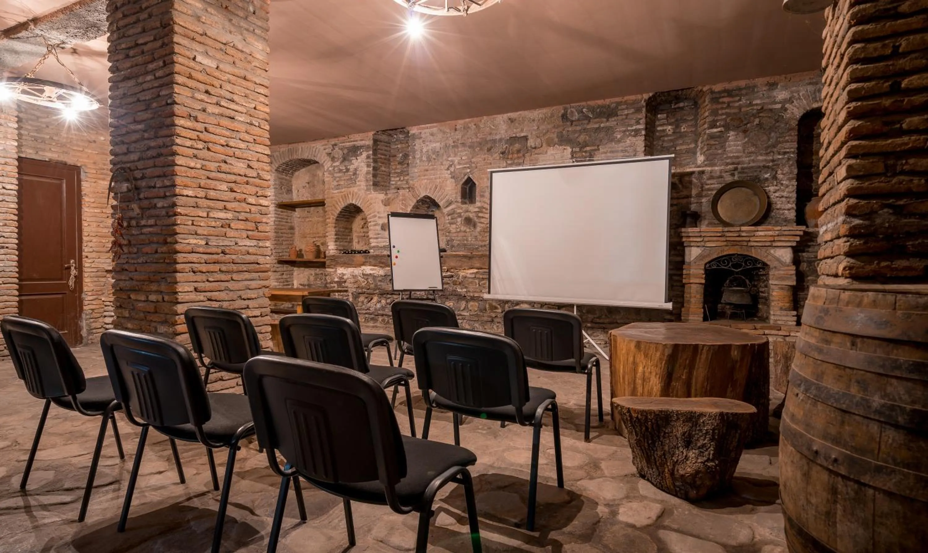 Hotel History • სასტუმრო ისტორია