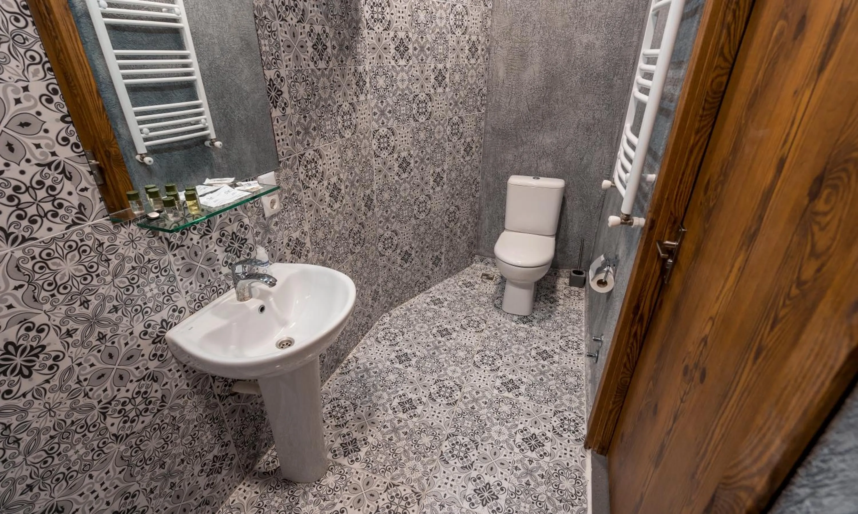 Hotel History • სასტუმრო ისტორია