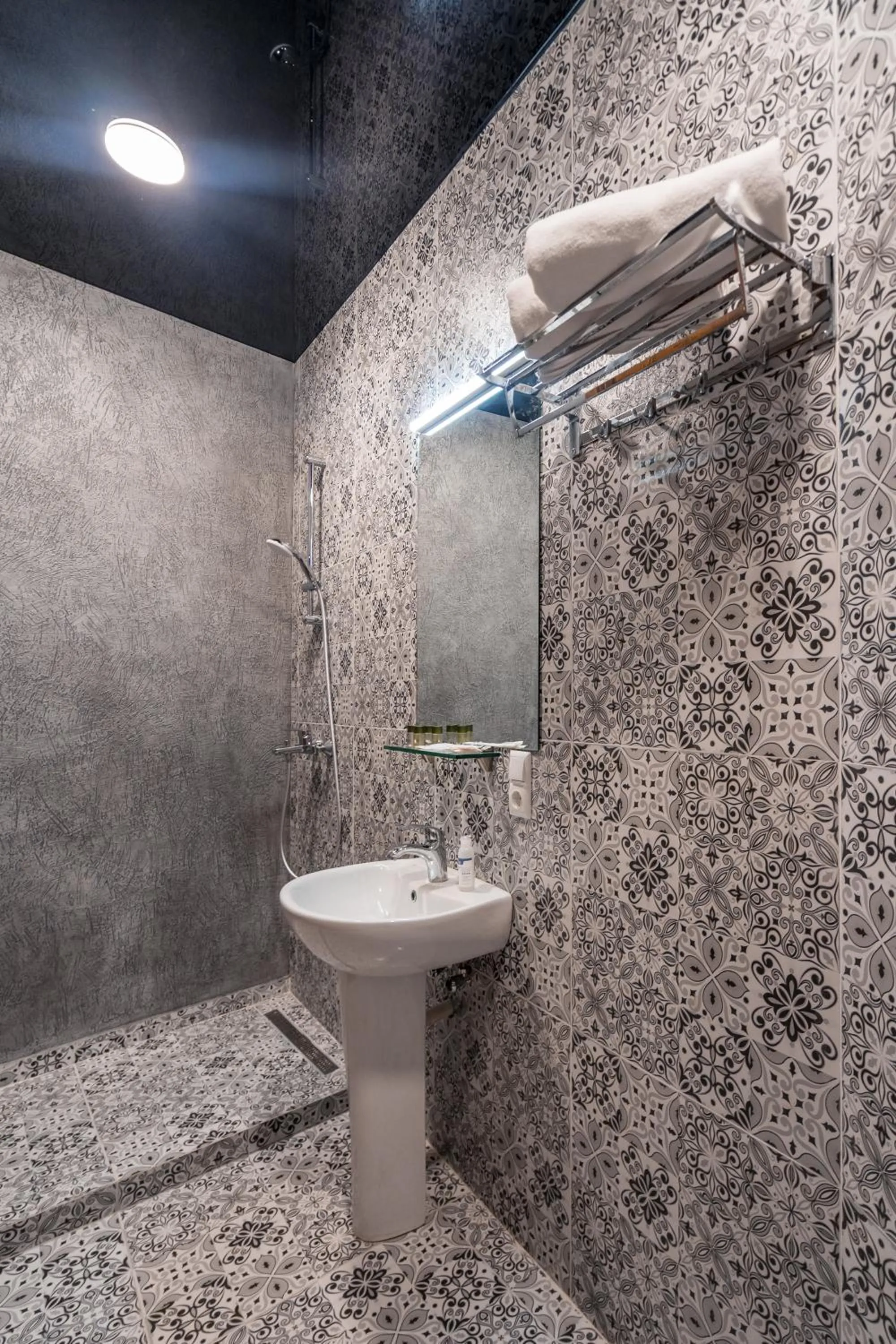 Hotel History • სასტუმრო ისტორია