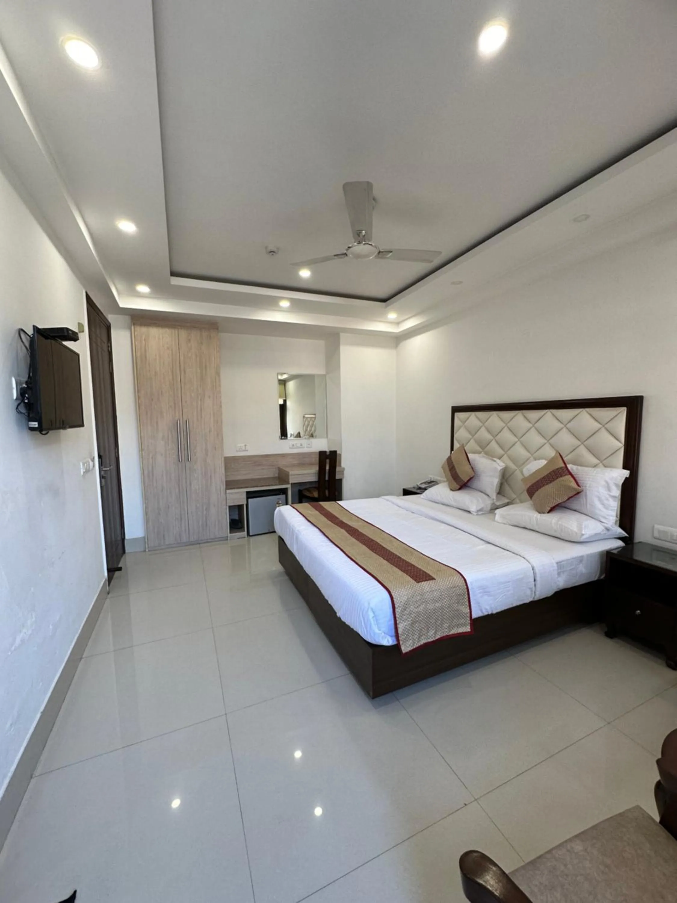 Bed in Lemon Green Residency - Hotel and Serviced Apartments