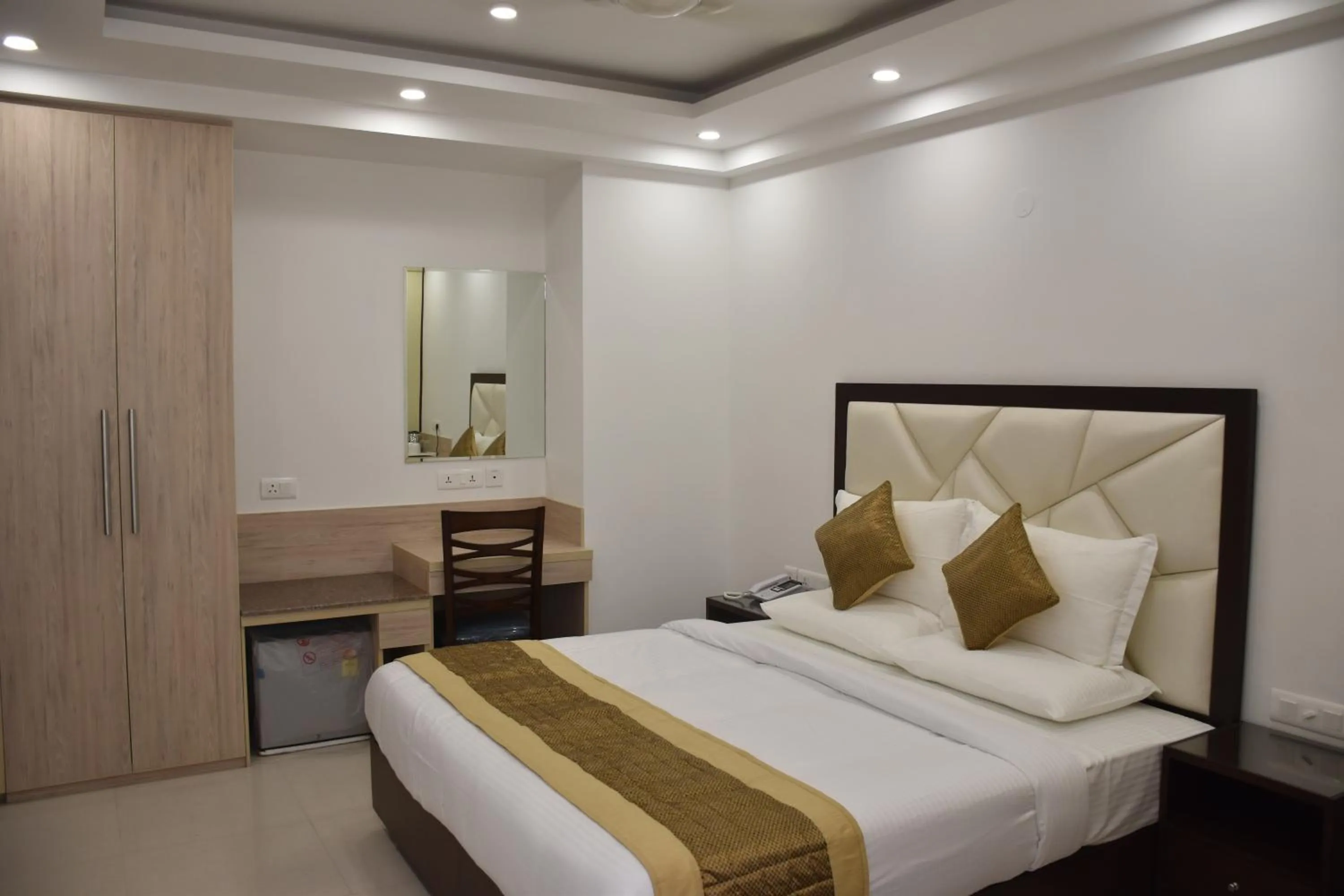 Bedroom, Bed in Lemon Green Residency - Hotel and Serviced Apartments