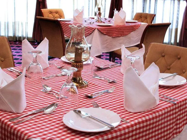 Restaurant/places to eat in Oriental Palace Hotel