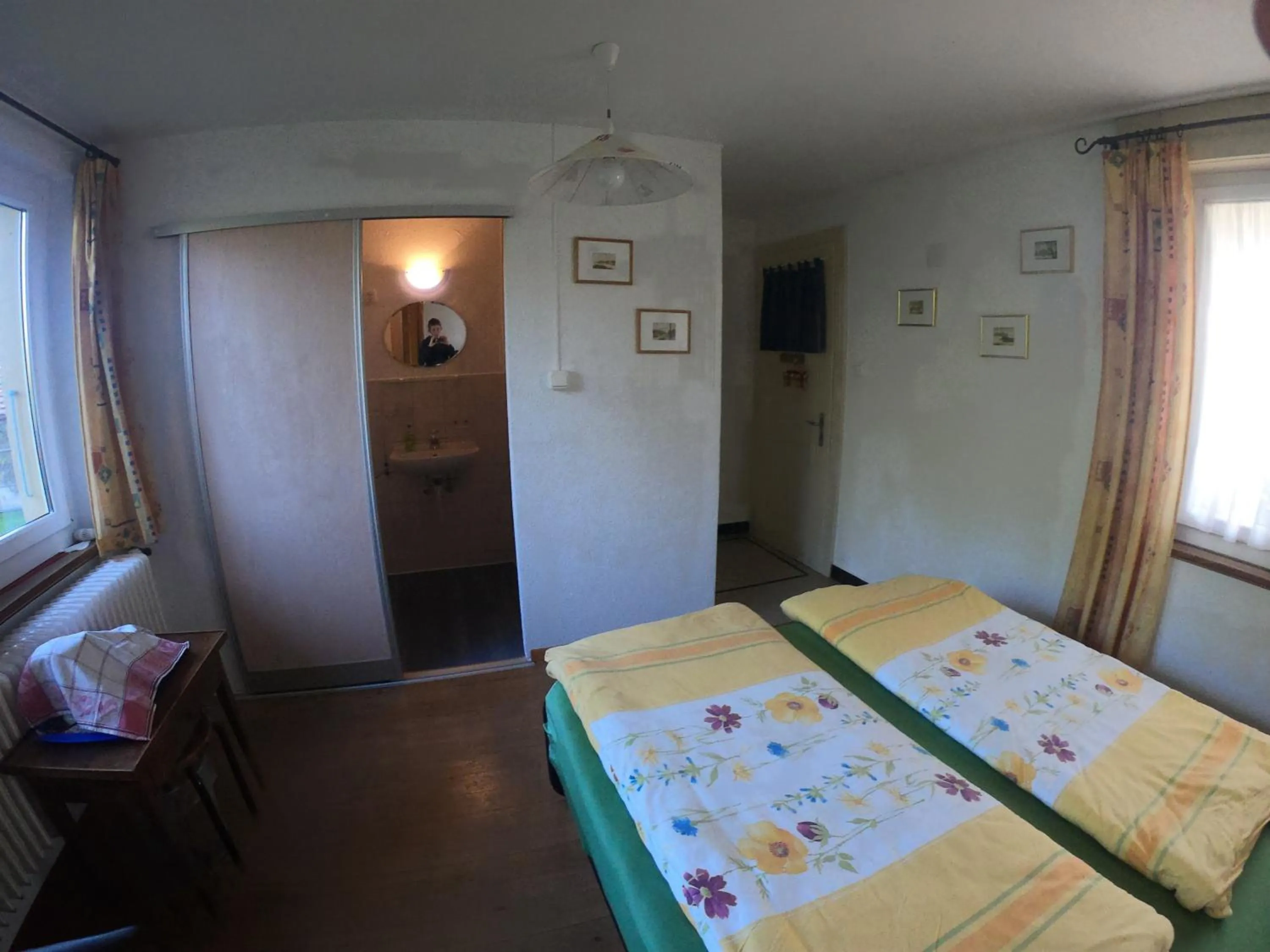 Bedroom, Bed in Lucky Duck