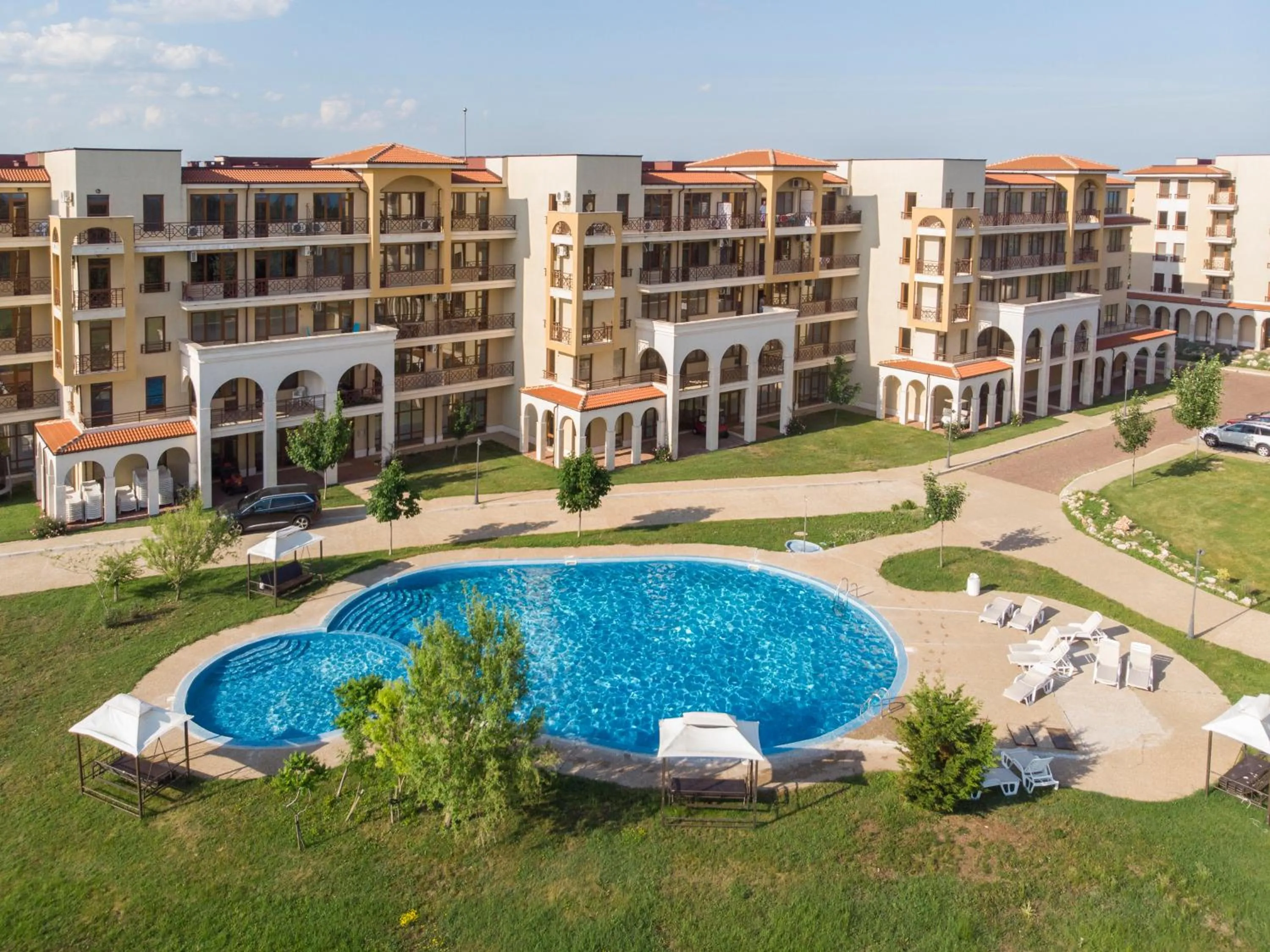 Apartments at Lighthouse Golf by Parnas Estate