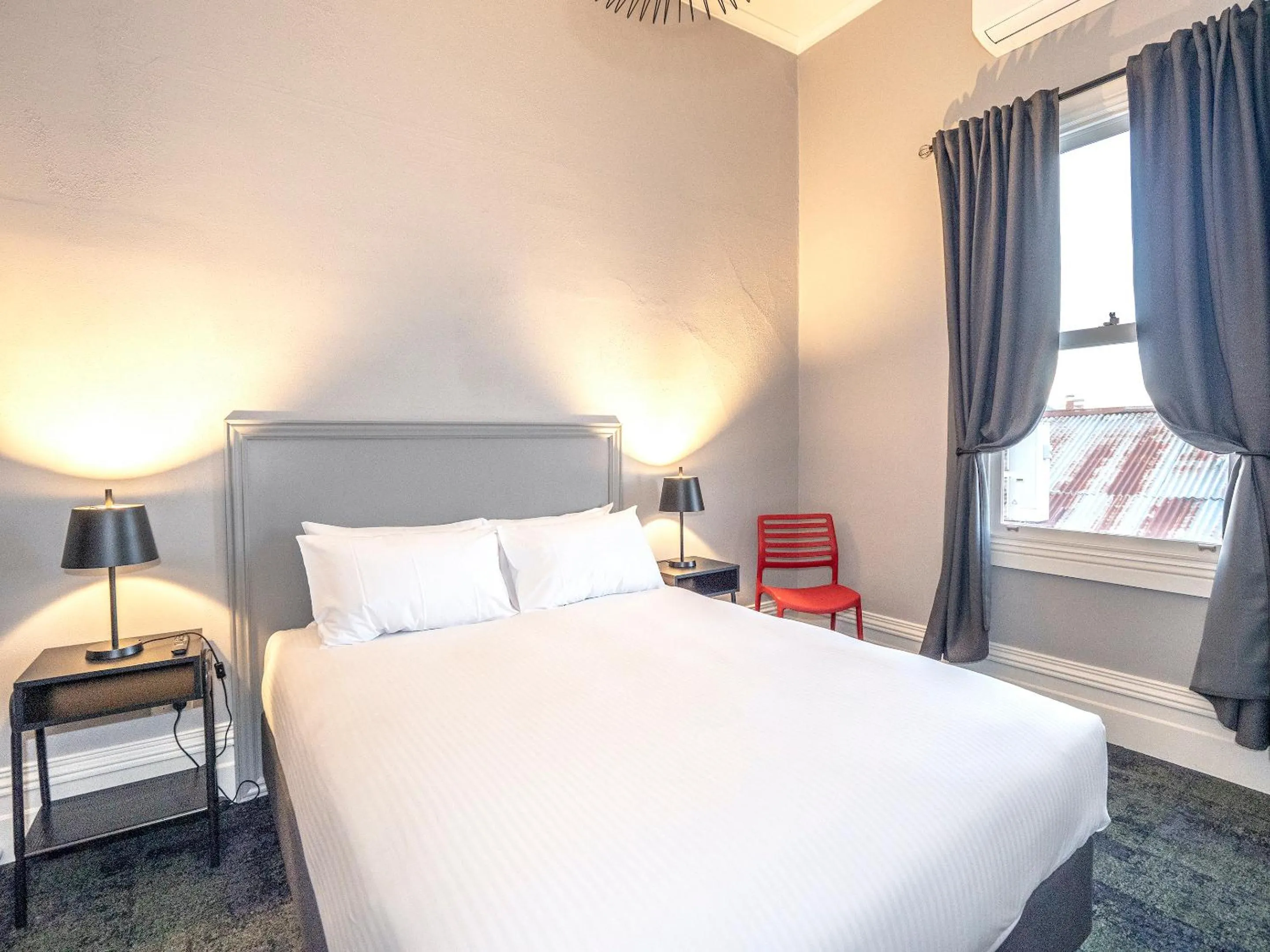 Photo of the whole room, Bed in Telegraph Hotel Numurkah