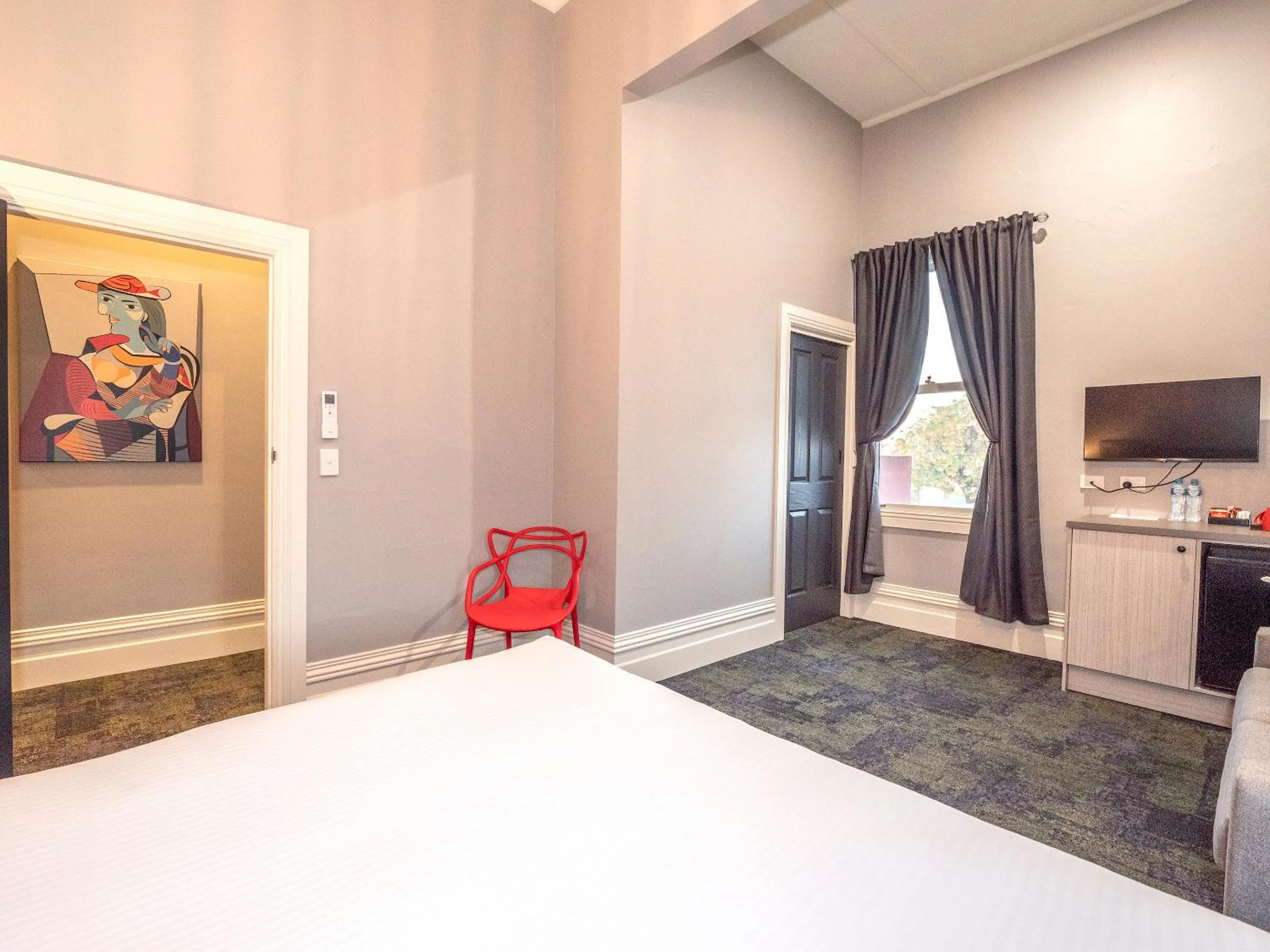 Photo of the whole room, Bed in Telegraph Hotel Numurkah