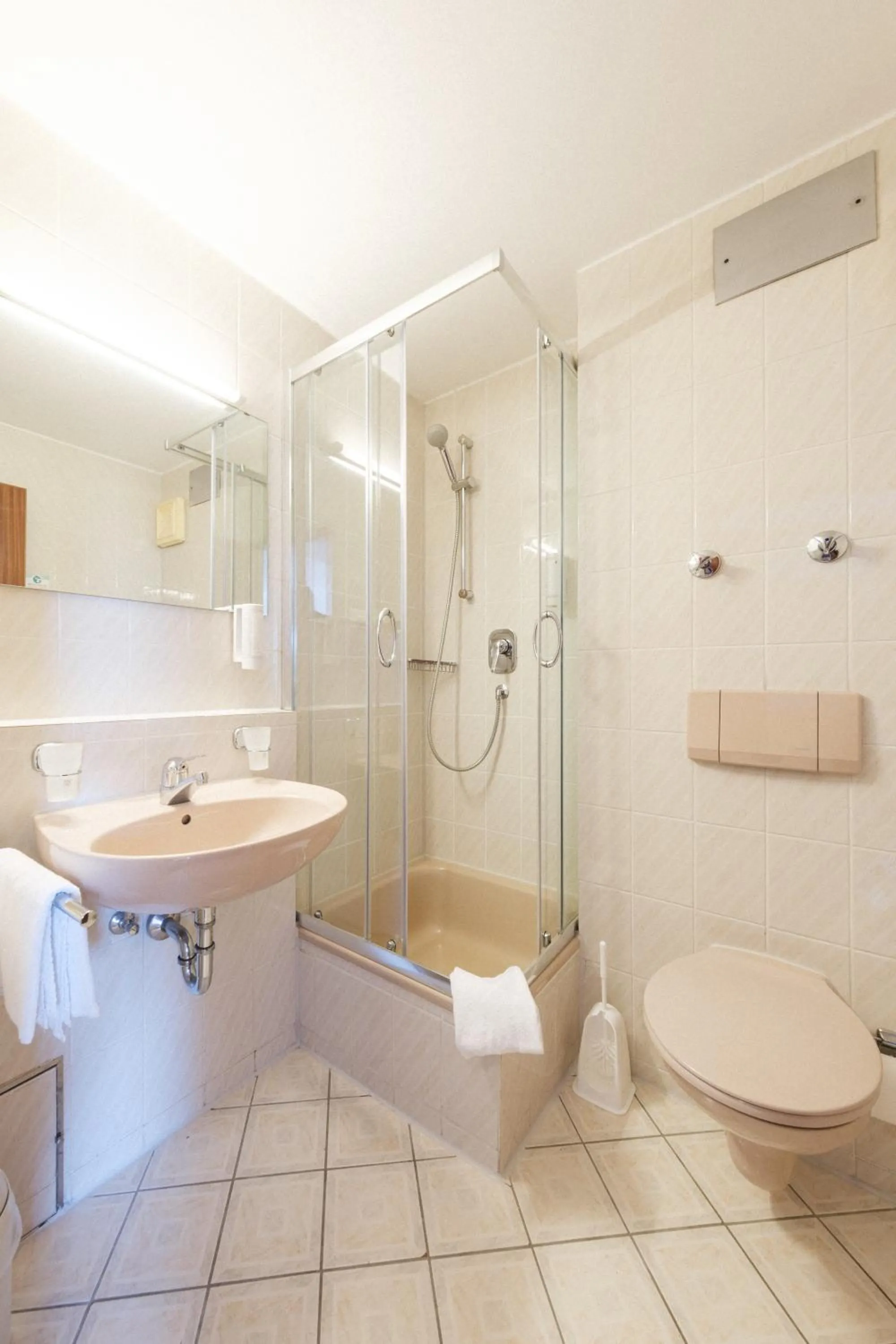 Shower in Hotel Flora Möhringen