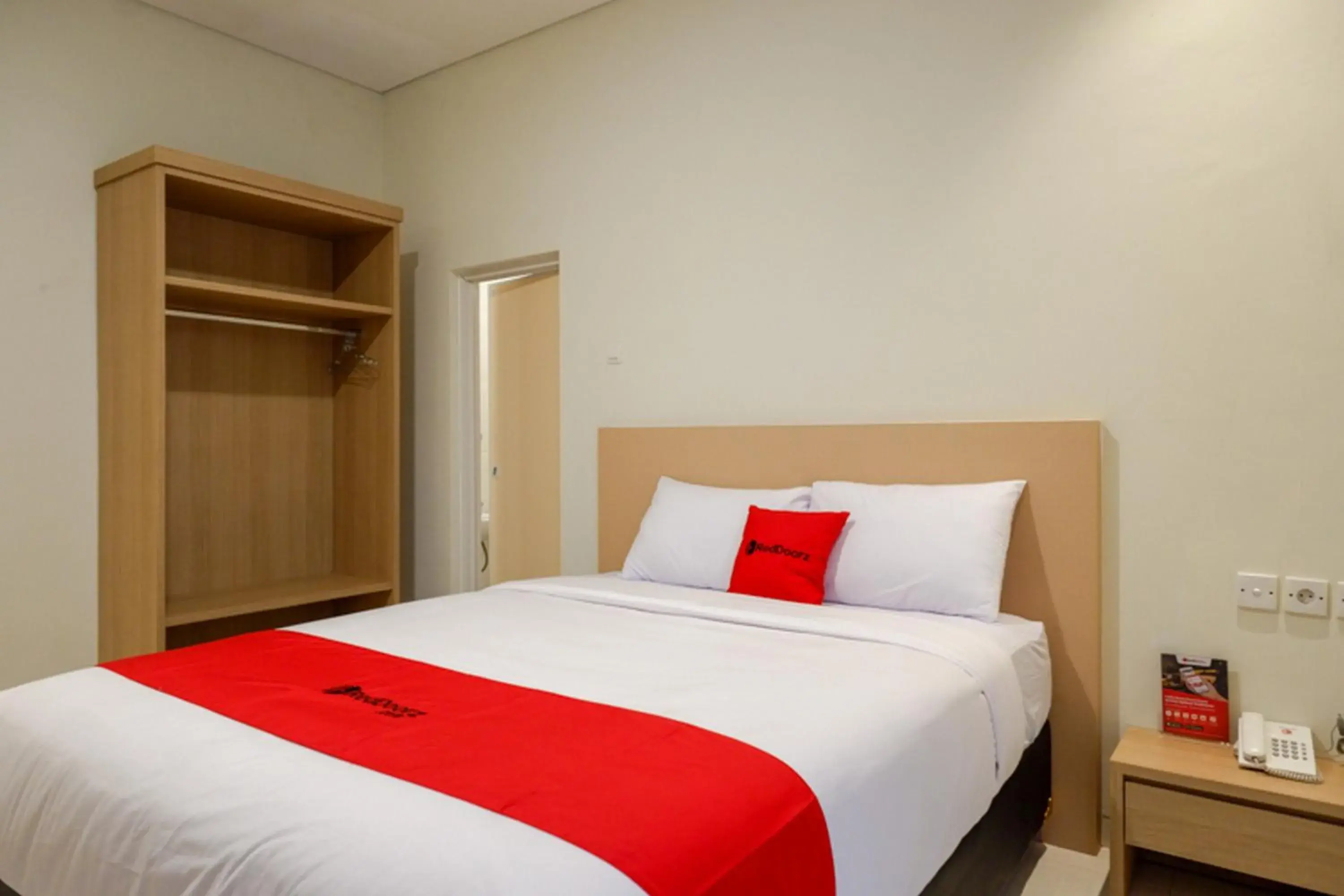 Bed in RedDoorz near Exit Tol Banyumanik 2 Bed in RedDoorz near Exit Tol Banyumanik 2