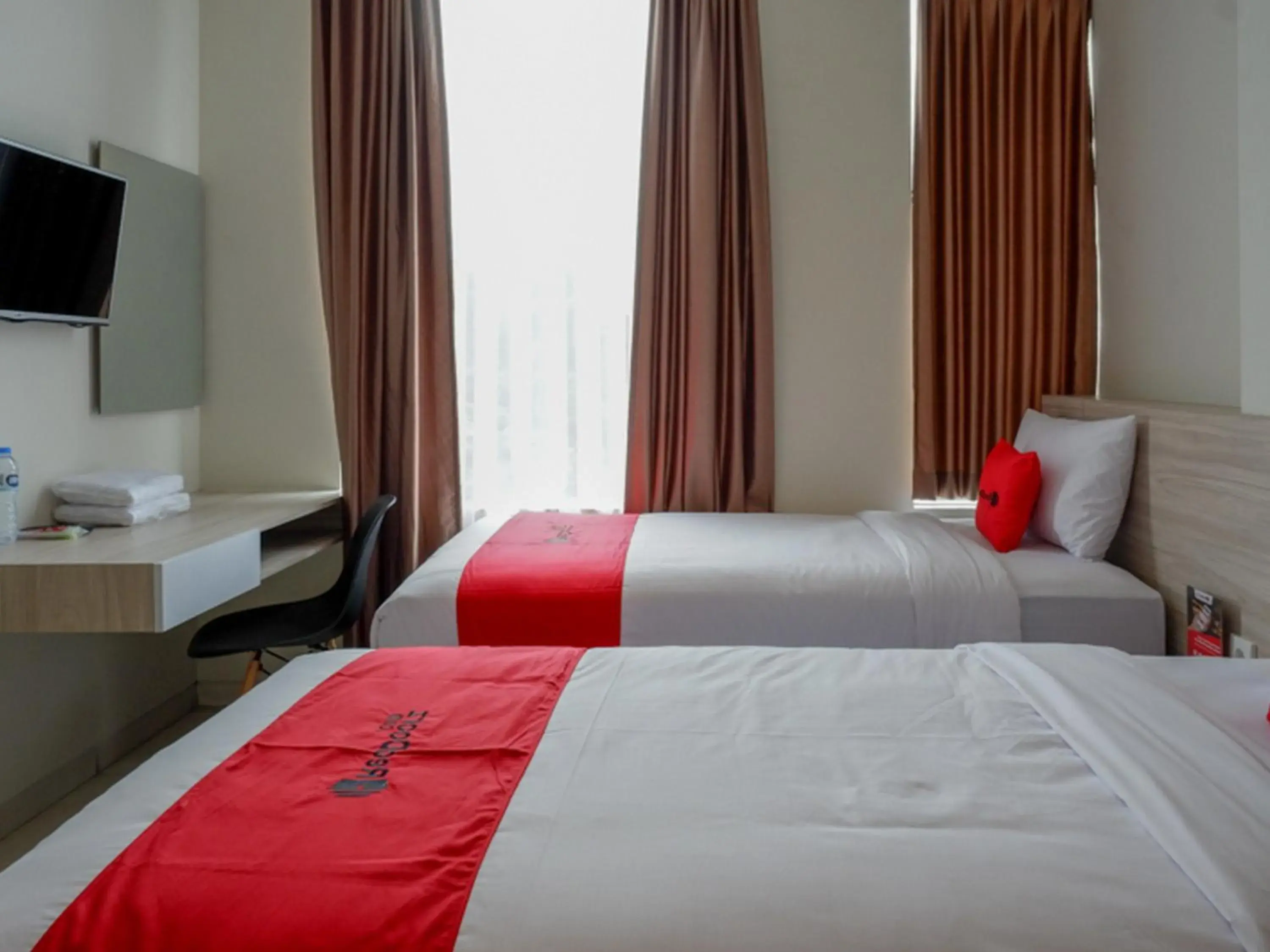 Bed in RedDoorz near Exit Tol Banyumanik 2 Bed in RedDoorz near Exit Tol Banyumanik 2