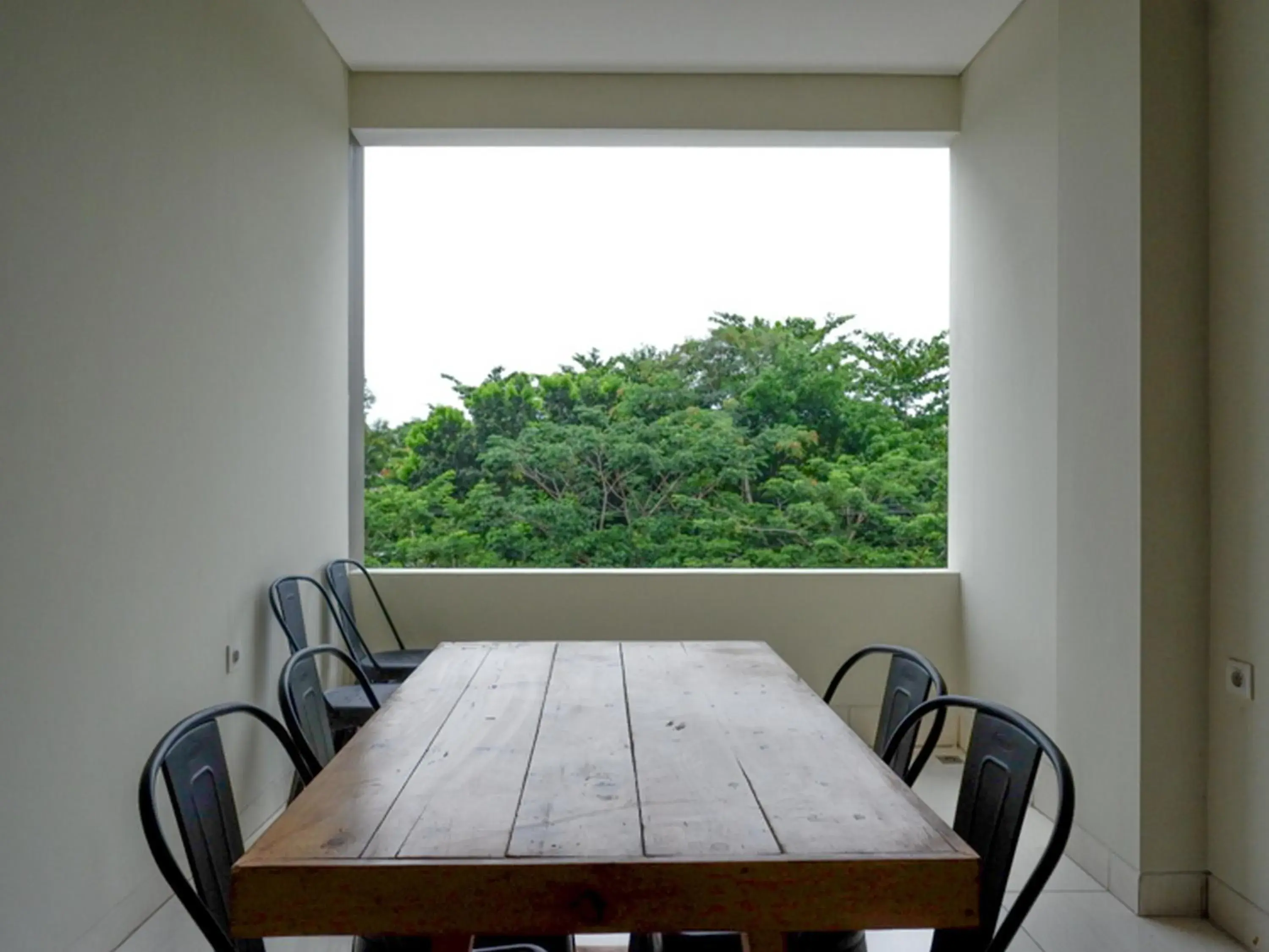 Property logo or sign in RedDoorz near Exit Tol Banyumanik 2 Property logo or sign in RedDoorz near Exit Tol Banyumanik 2