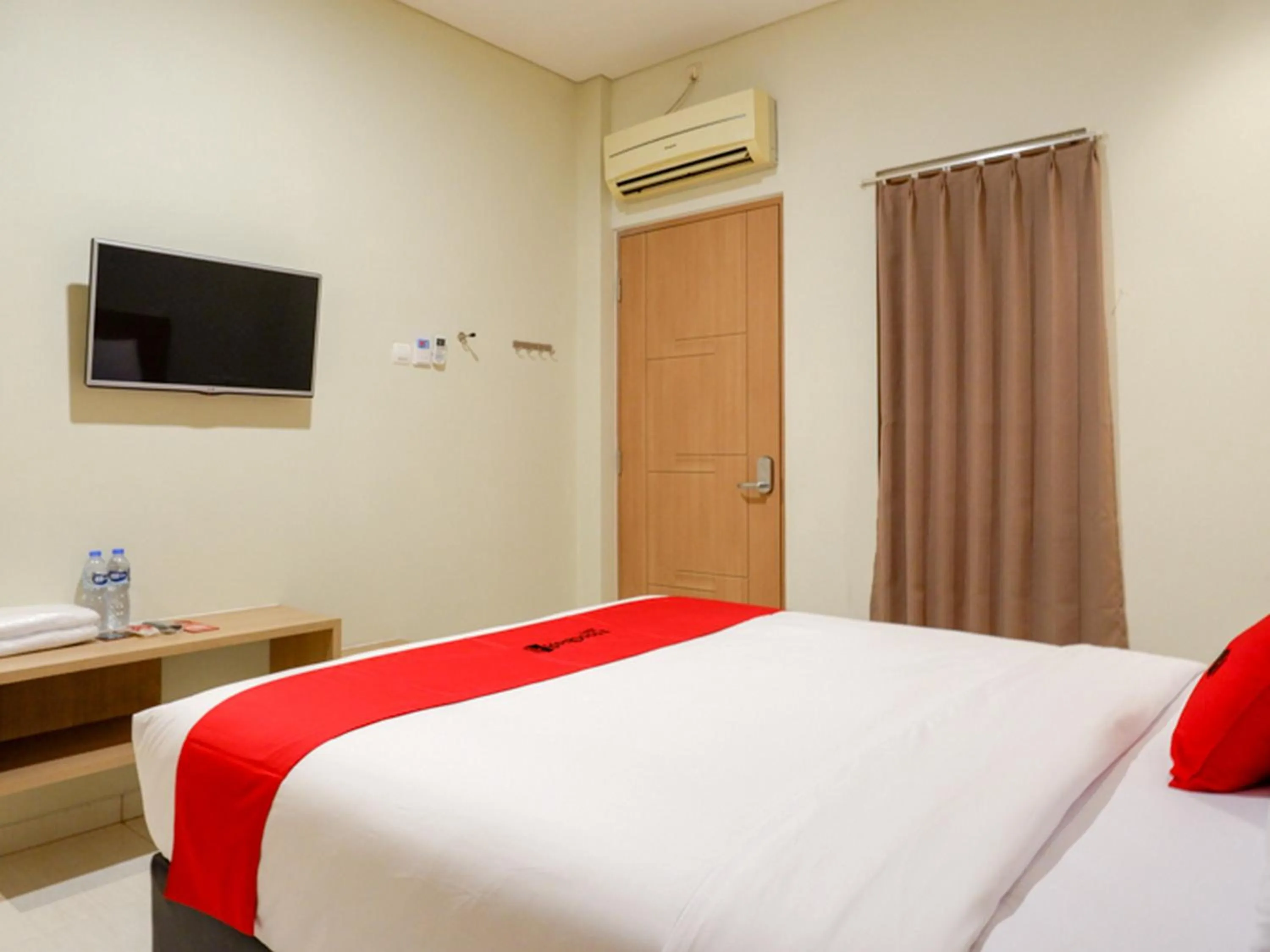 Bed in RedDoorz near Exit Tol Banyumanik 2