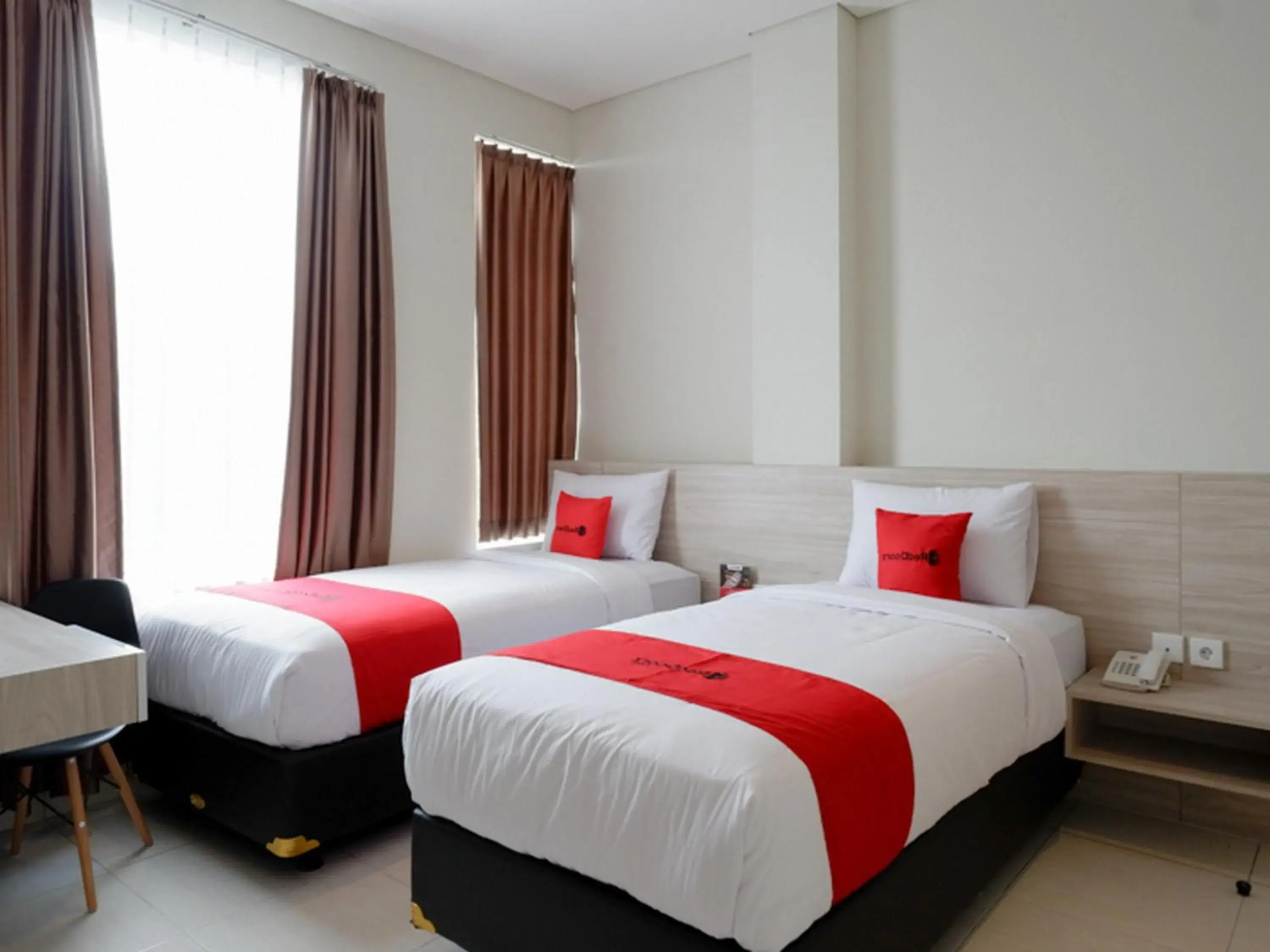 Bed in RedDoorz near Exit Tol Banyumanik 2 Bed in RedDoorz near Exit Tol Banyumanik 2