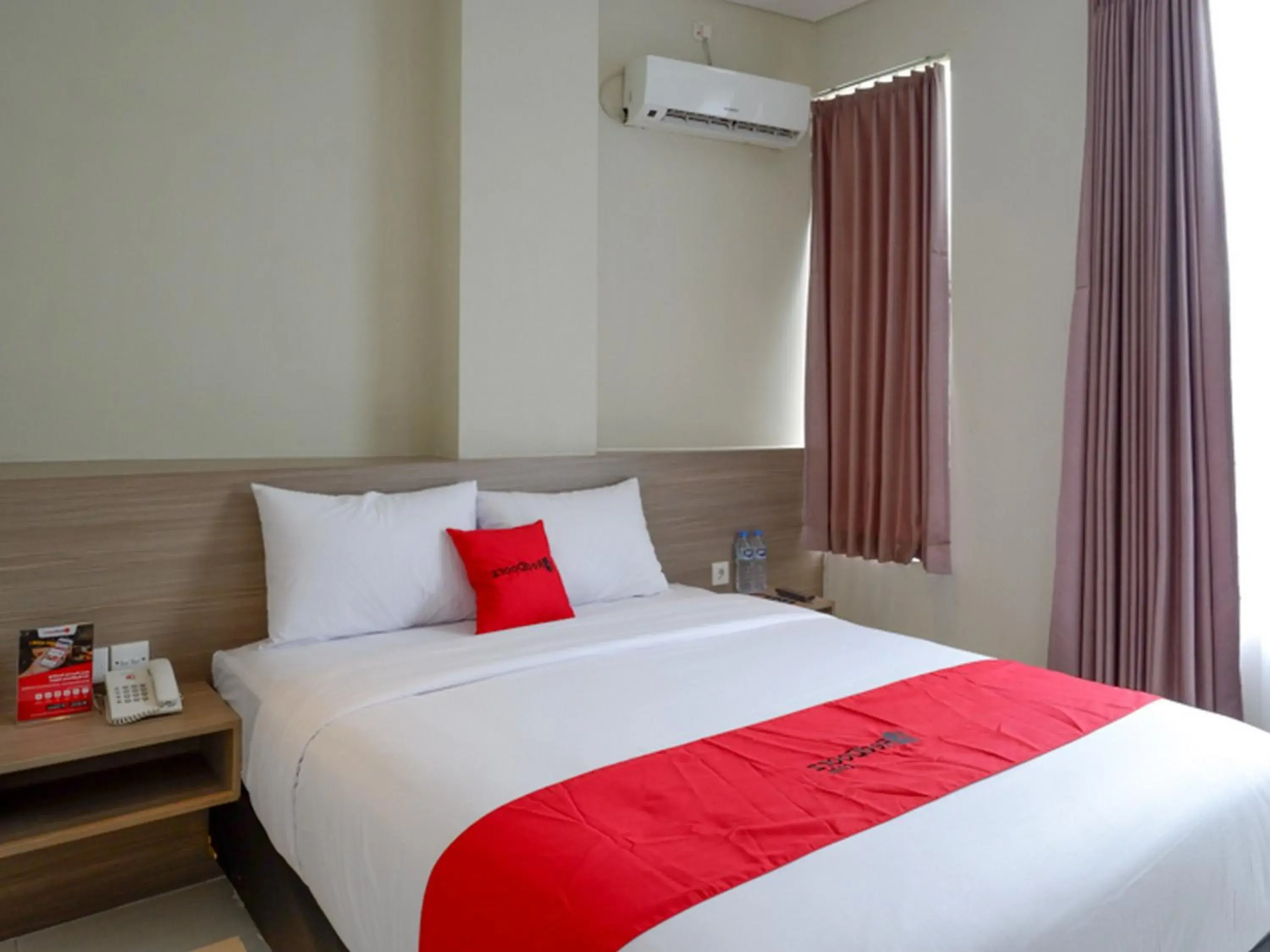 Bed in RedDoorz near Exit Tol Banyumanik 2 Bed in RedDoorz near Exit Tol Banyumanik 2