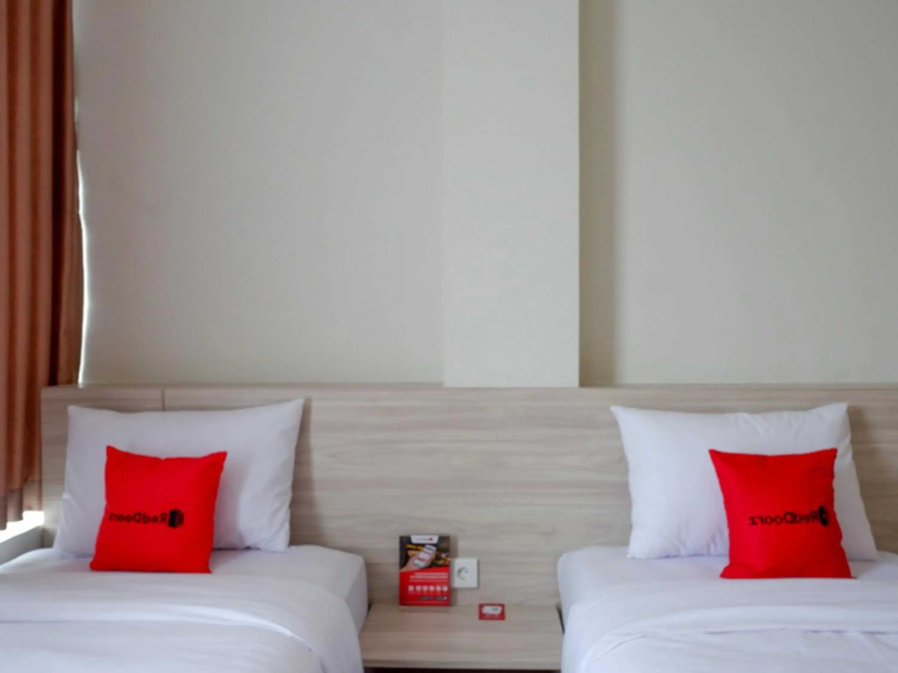 Bedroom, Bed in RedDoorz near Exit Tol Banyumanik 2 Bedroom, Bed in RedDoorz near Exit Tol Banyumanik 2