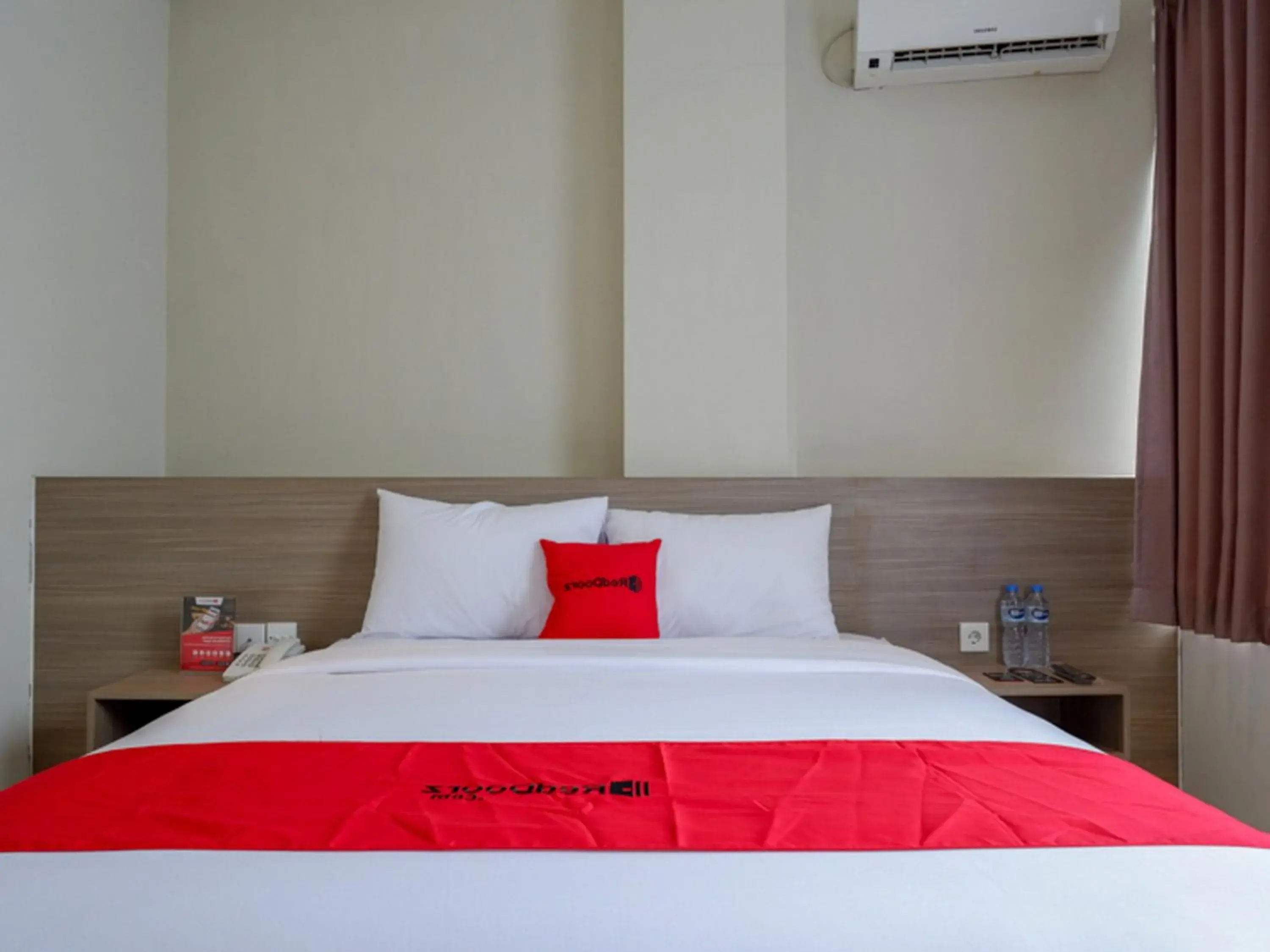 Bed in RedDoorz near Exit Tol Banyumanik 2 Bed in RedDoorz near Exit Tol Banyumanik 2