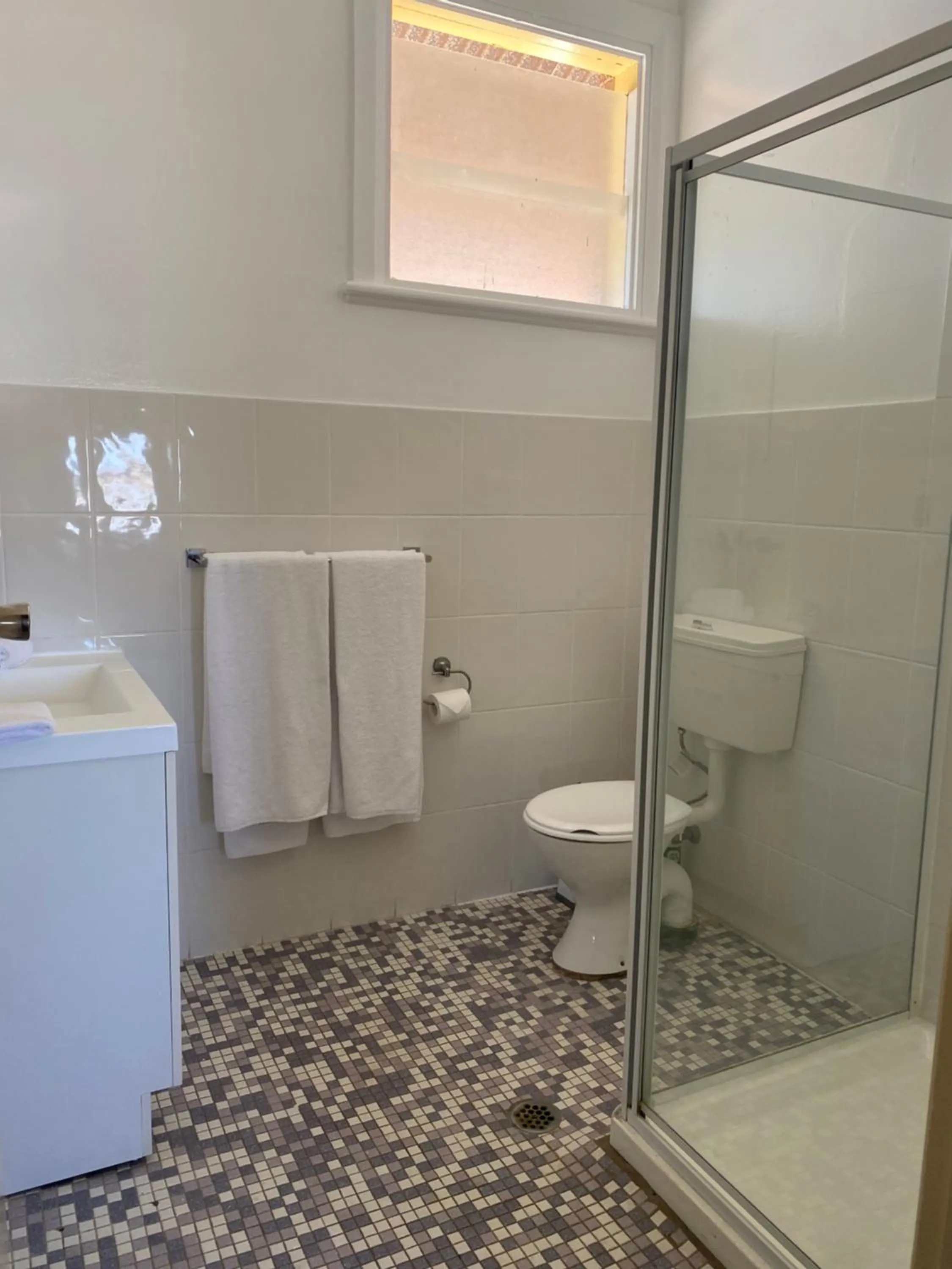 Shower in Commercial Travellers House