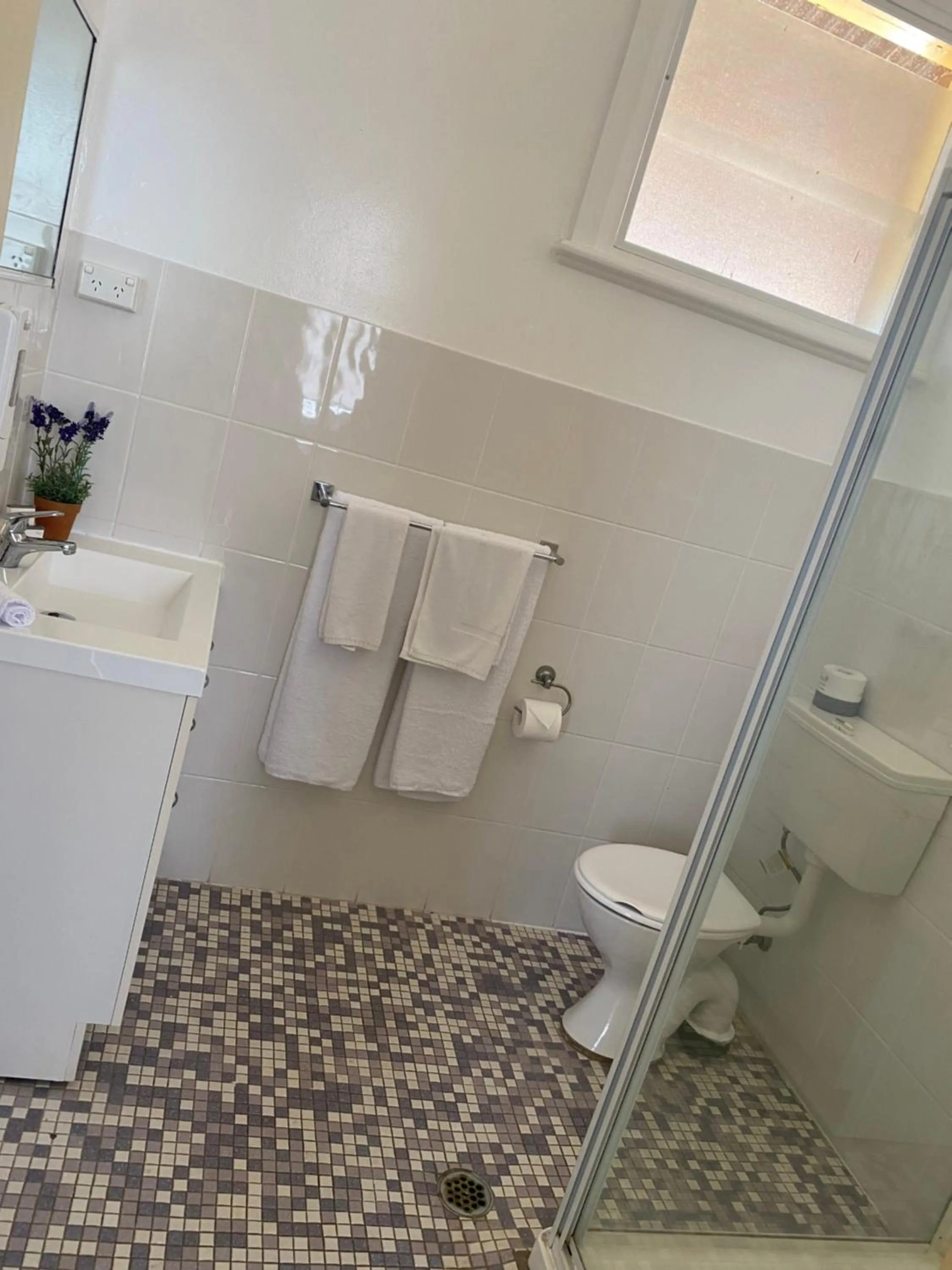 Bathroom in Commercial Travellers House