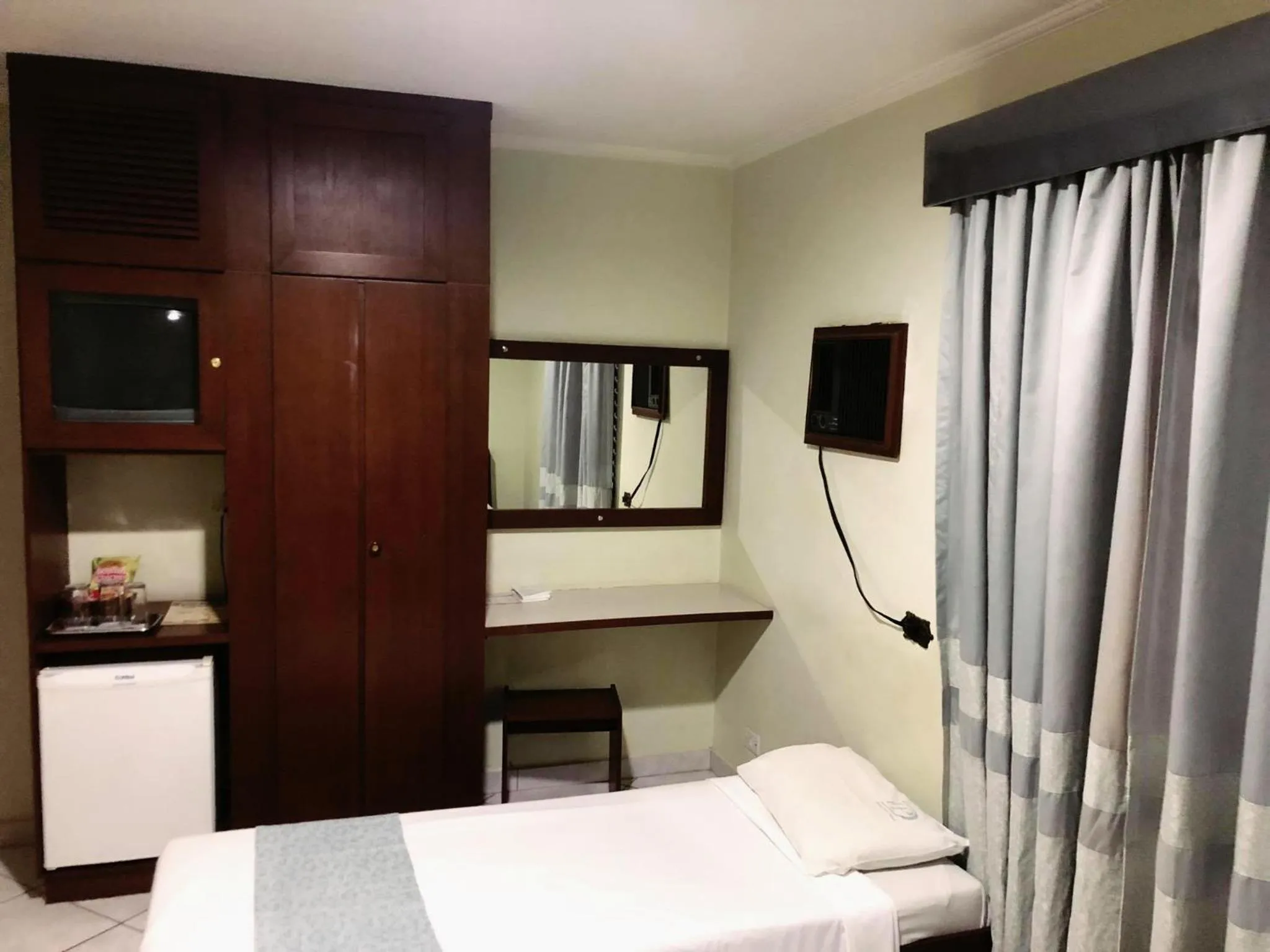 Photo of the whole room, Bed in David Plaza Hotel