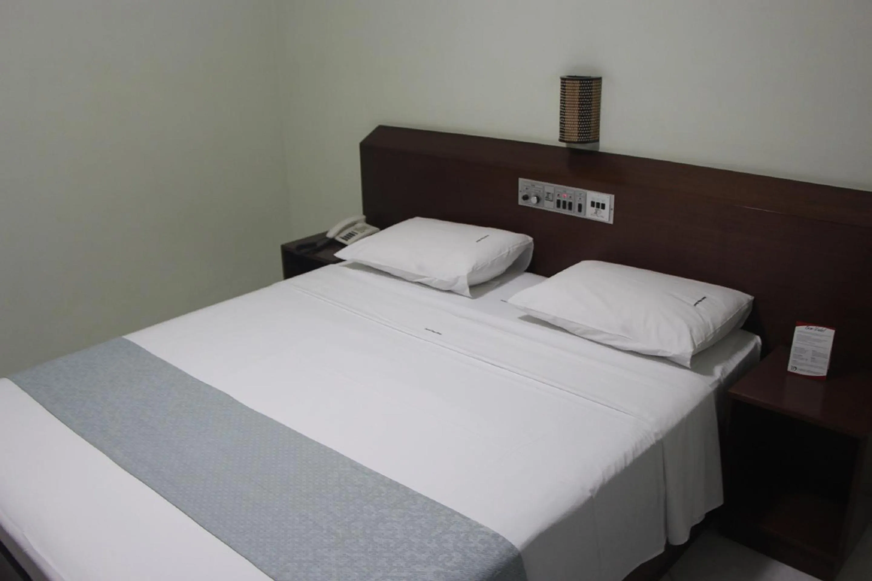 Photo of the whole room, Bed in David Plaza Hotel