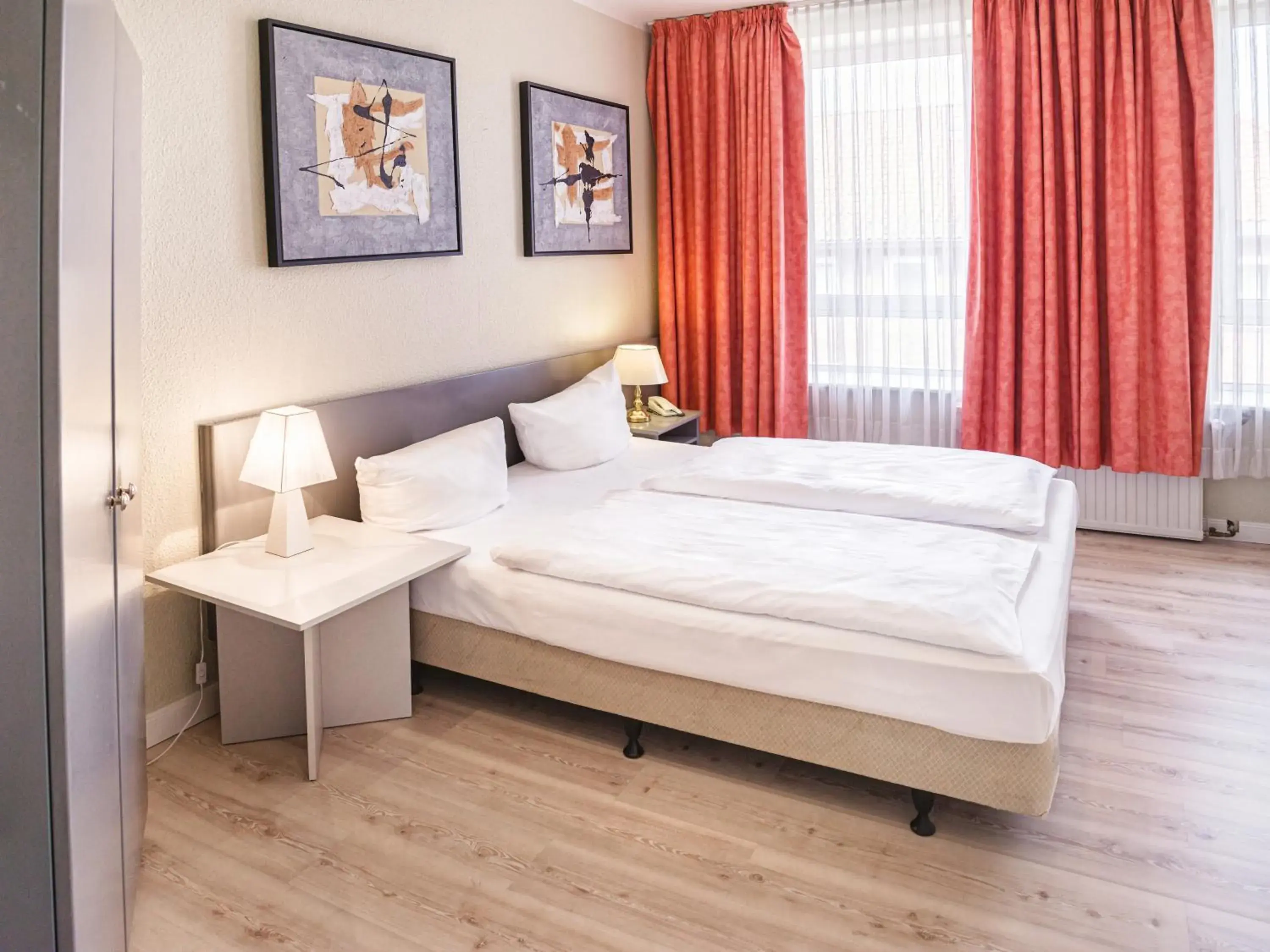 Photo of the whole room, Bed in Hotel City Kiel by Premiere Classe