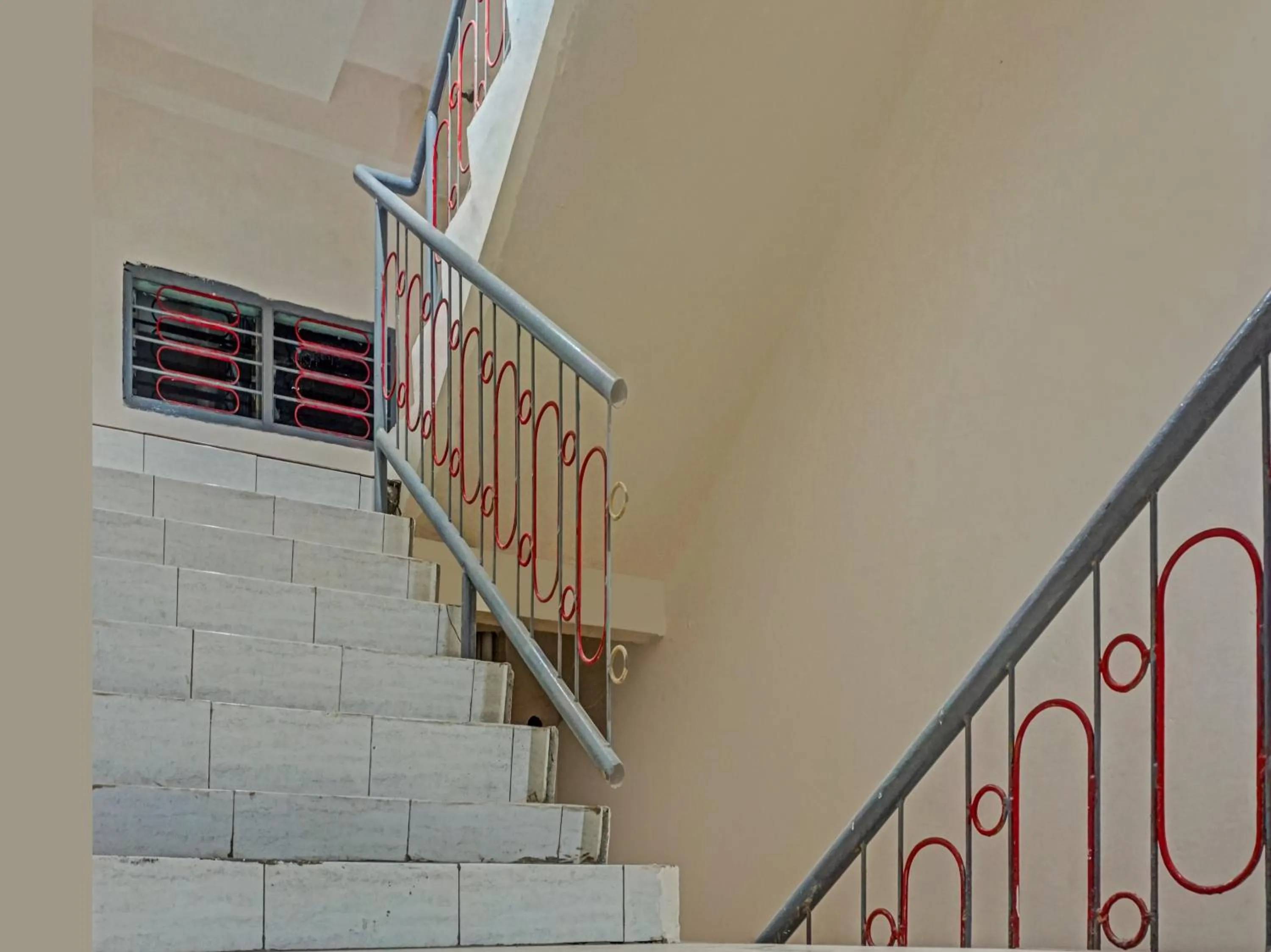 Area and facilities in RedDoorz at Jalan Somba Opu Losari