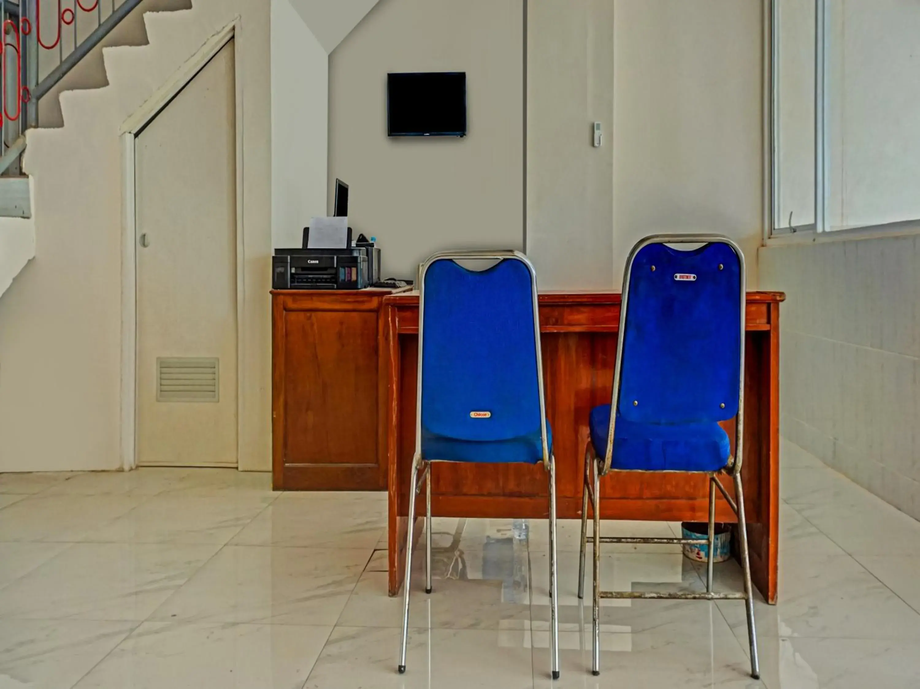 Lobby or reception in RedDoorz at Jalan Somba Opu Losari Lobby or reception in RedDoorz at Jalan Somba Opu Losari