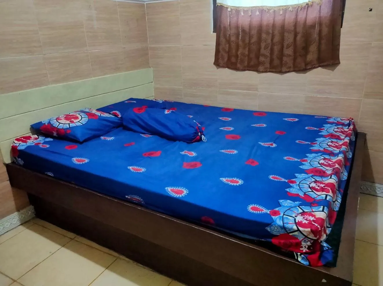 Photo of the whole room, Bed in Hotel Abimanyu Bandungan