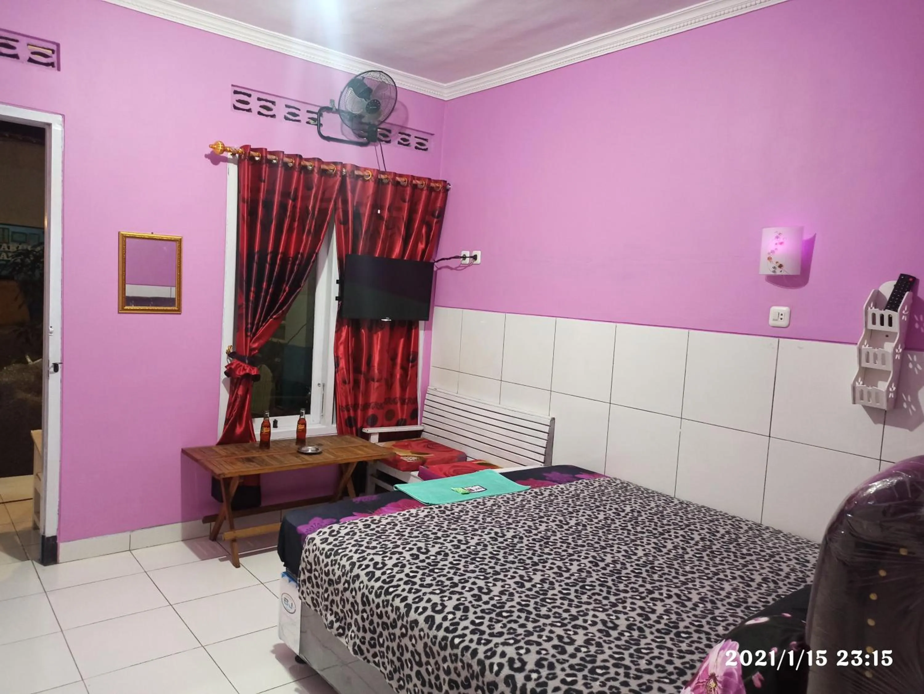 Photo of the whole room, Bed in Hotel Nakula Sadewa 2 Bandungan