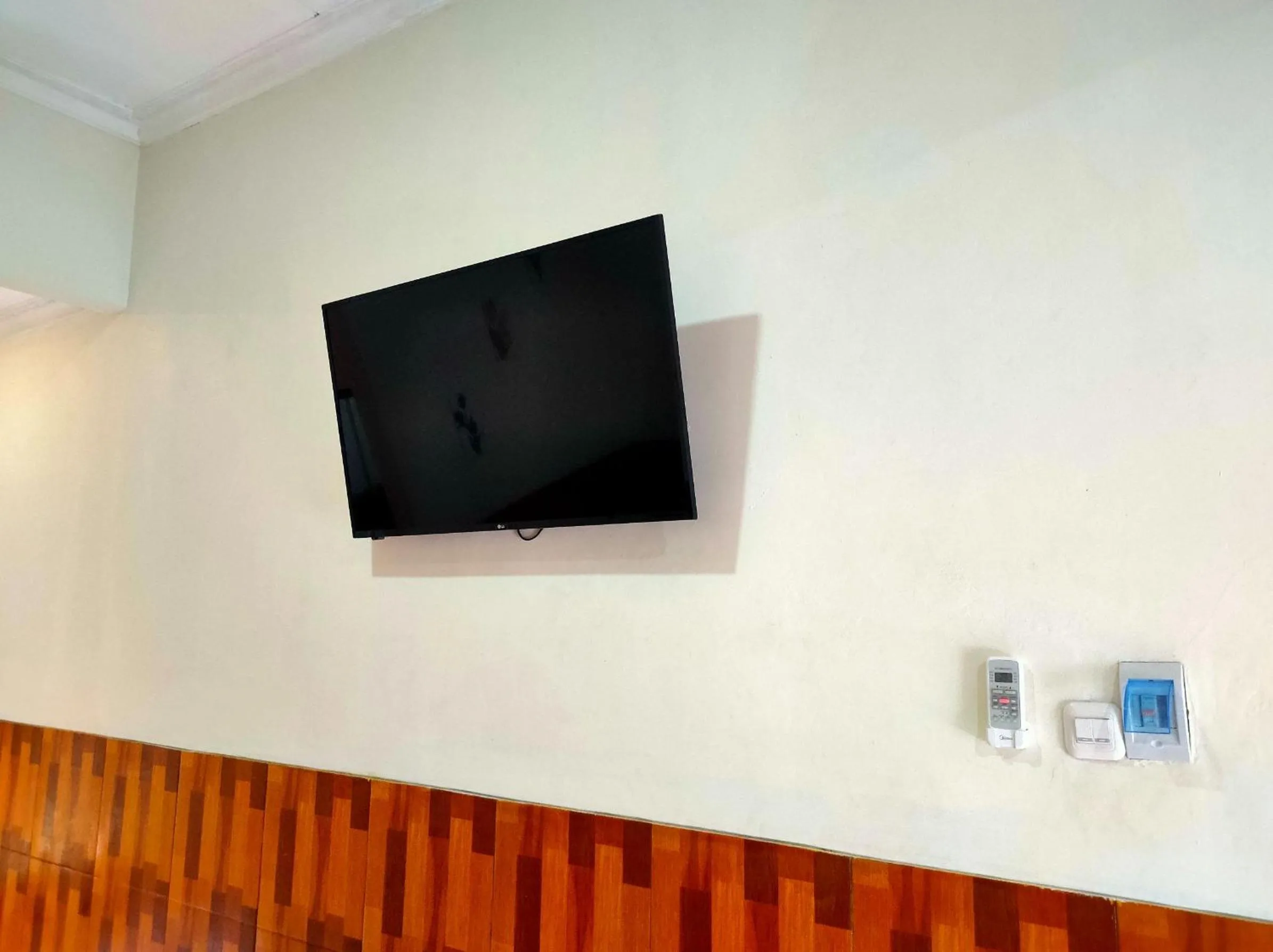 TV and multimedia in Hotel Nakula Sadewa 2 Bandungan