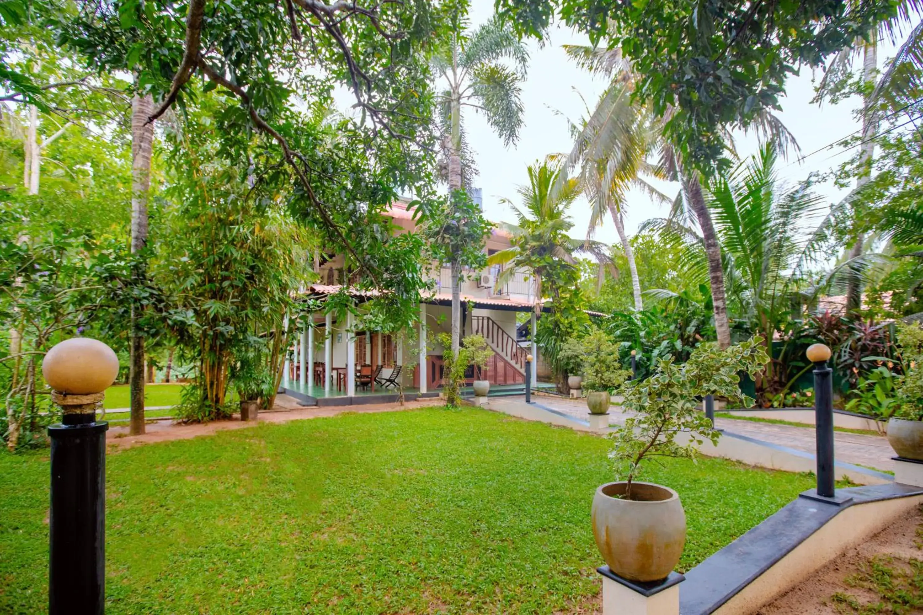 Property building in Yala River Face Inn Property building in Yala River Face Inn