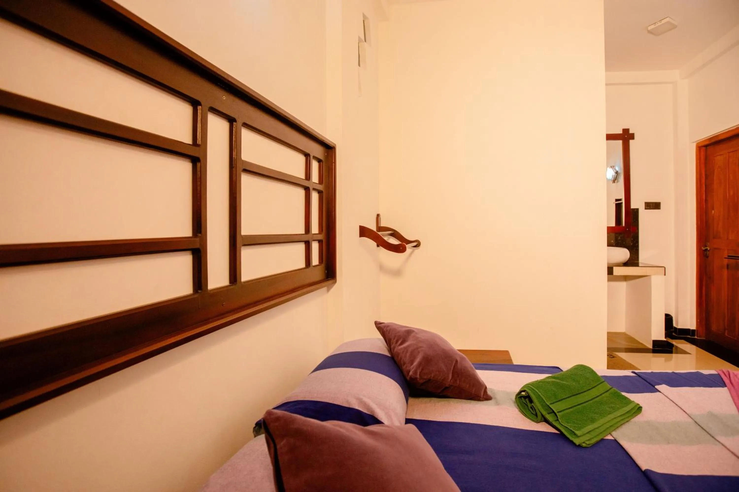 Bed in Yala River Face Inn