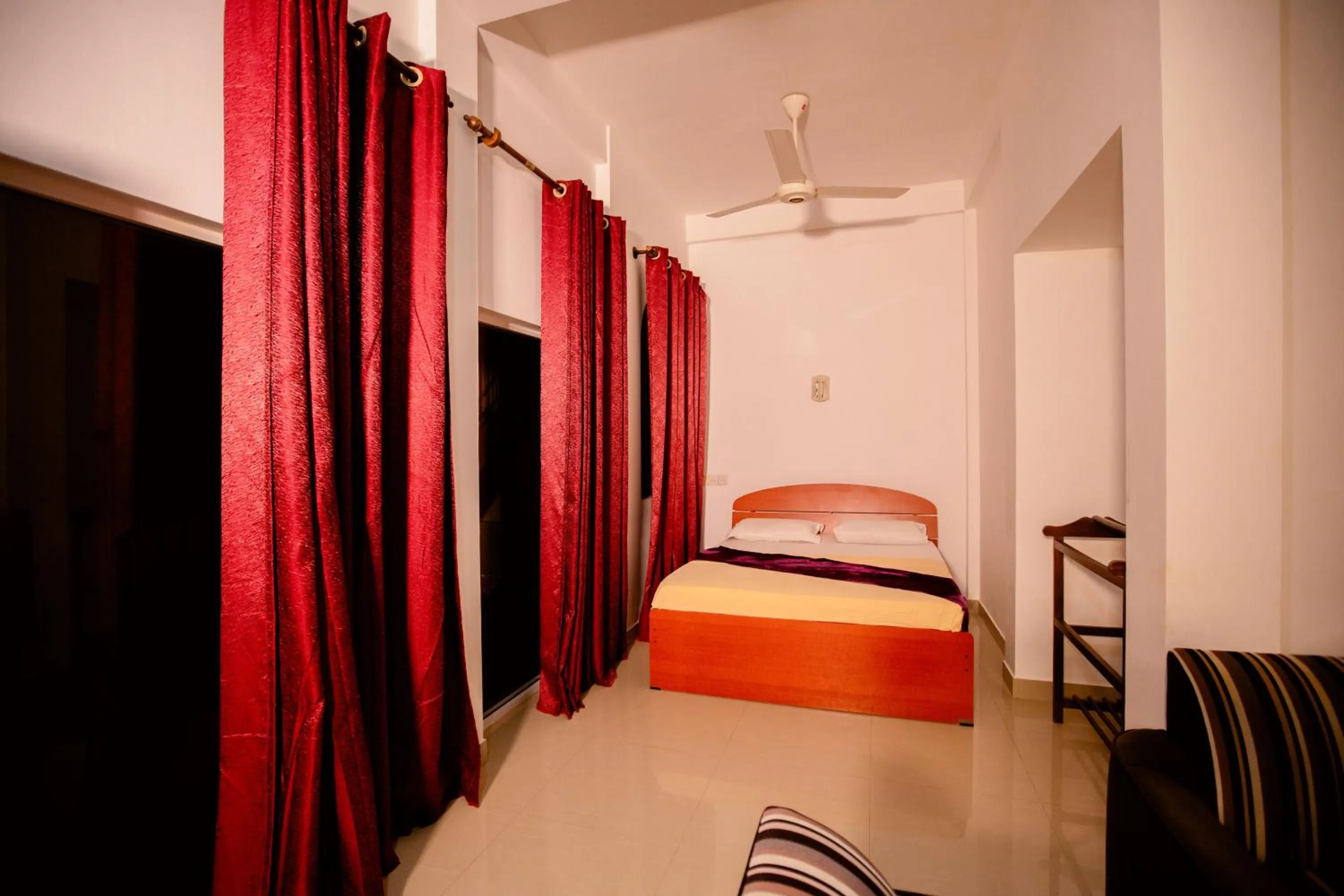 Bed in Yala River Face Inn