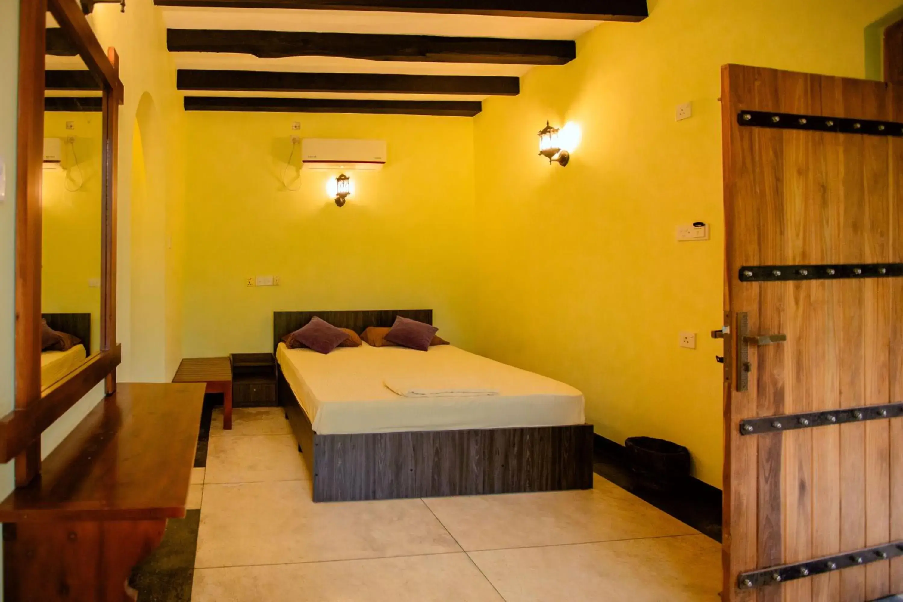 Property building, Bed in Yala River Face Inn Property building, Bed in Yala River Face Inn